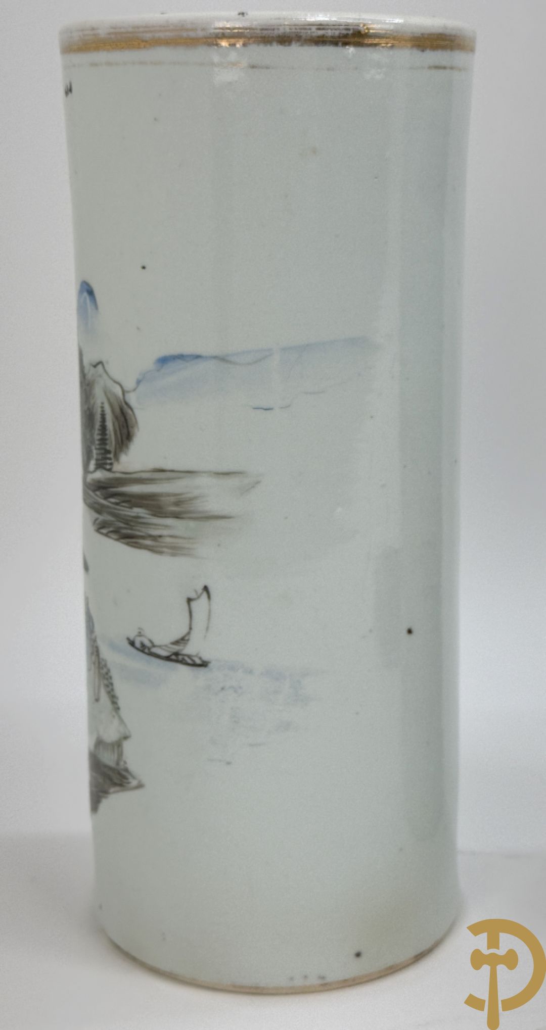 Paar Chinese porseleinen rolvaasjes met landschapsdecor