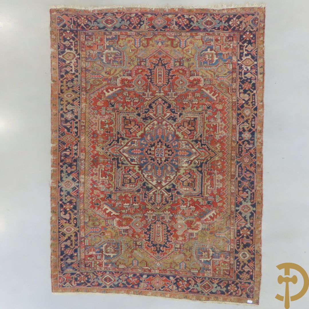 Oosters antiek handgeknoopt tapijt Heriz