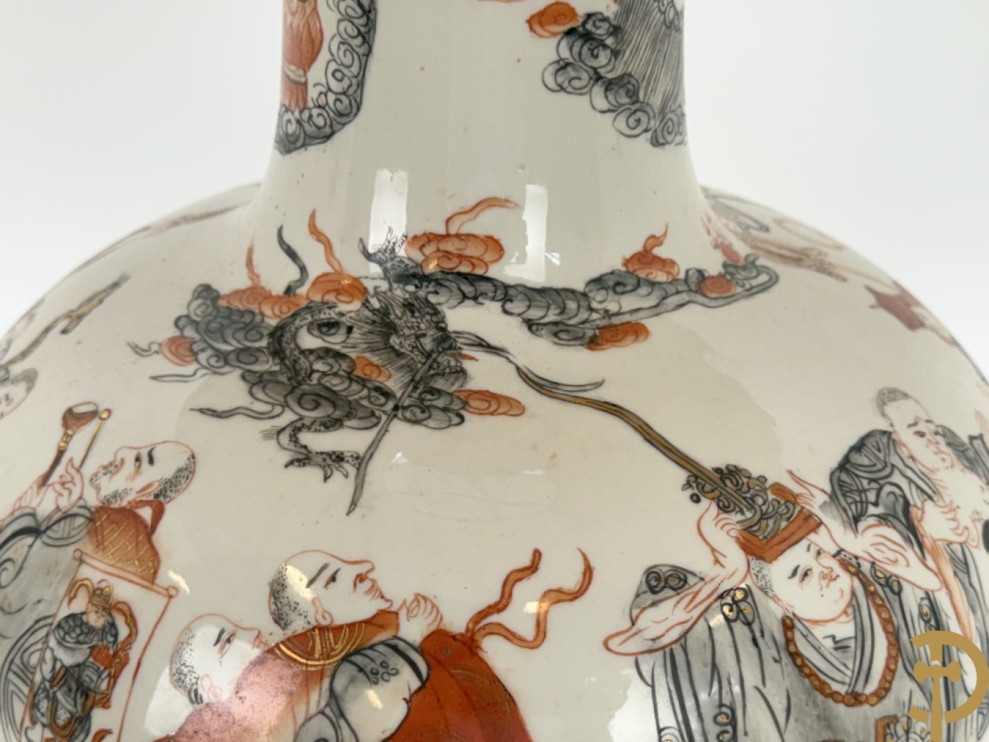 Chinese porseleinen vaas met handbeschilderde geanimeerde taferelen - als lampadaire omgebouwd