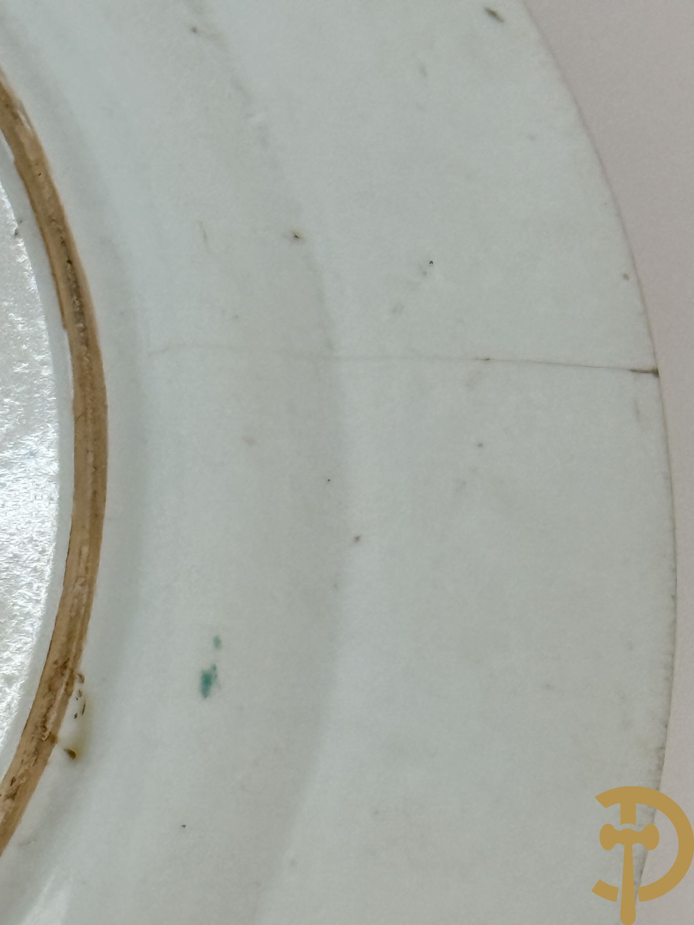 Chinees porseleinen Imari bord met landschapsdecor en bloemen