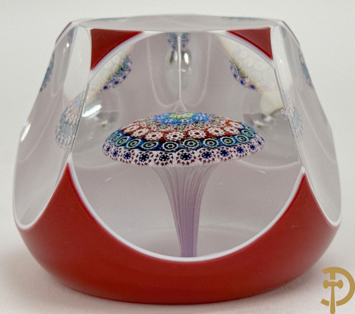 Saint Louis : Presse papier met mille fleurs decor, gedateerd 1969