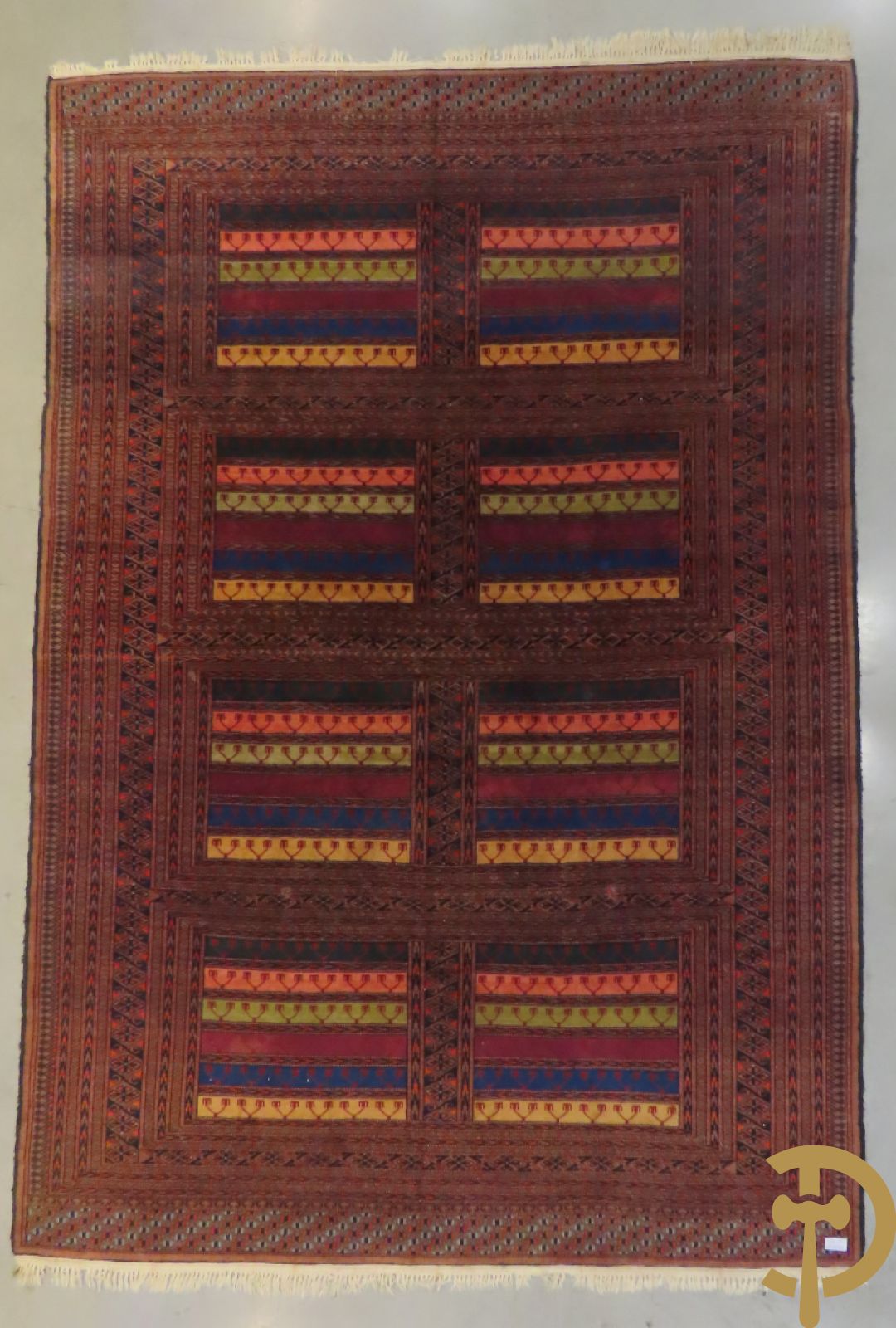 Oosters handgeknoopt tapijt