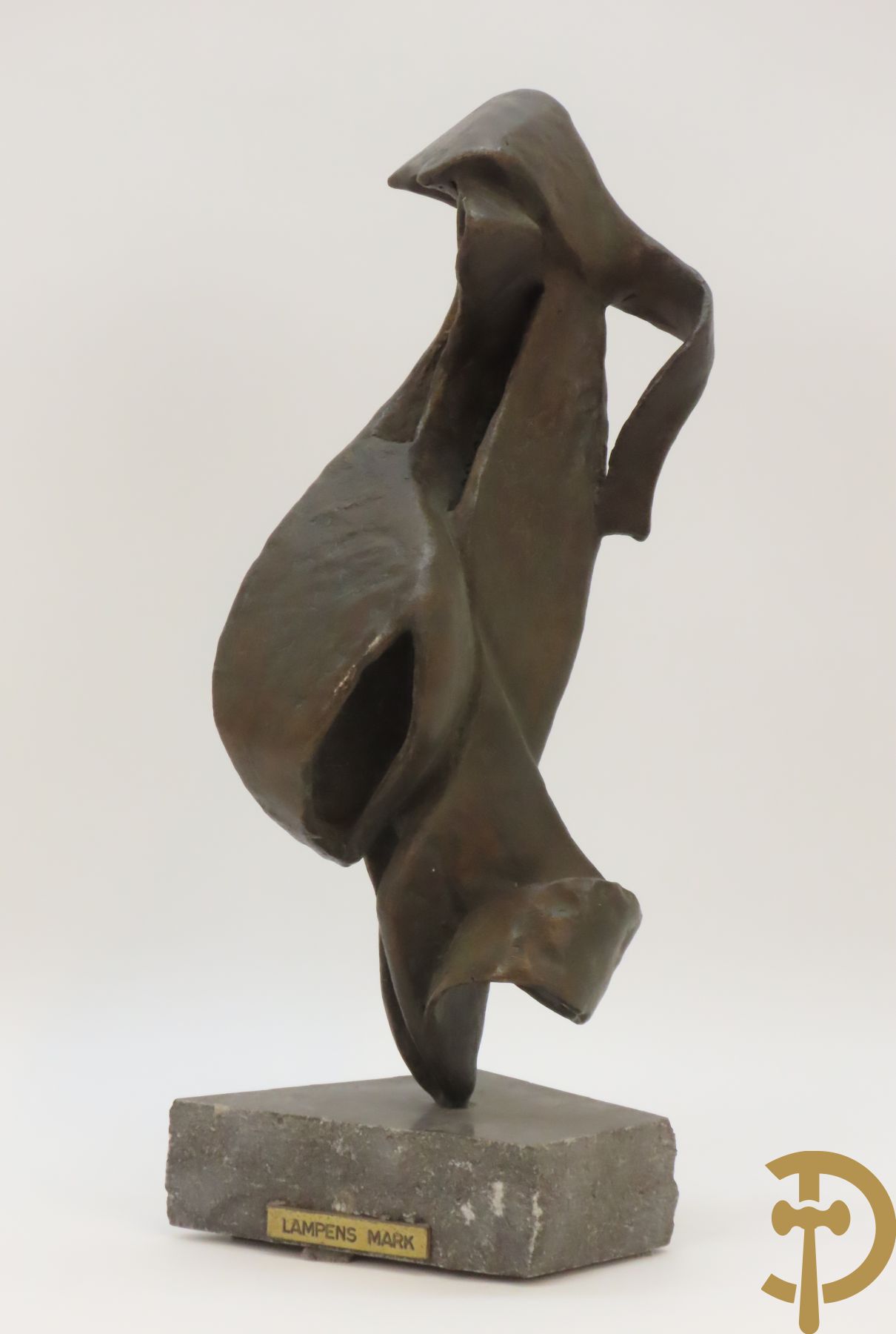 LAMPENS Mark gemerkt met naamplaatje onderaan 