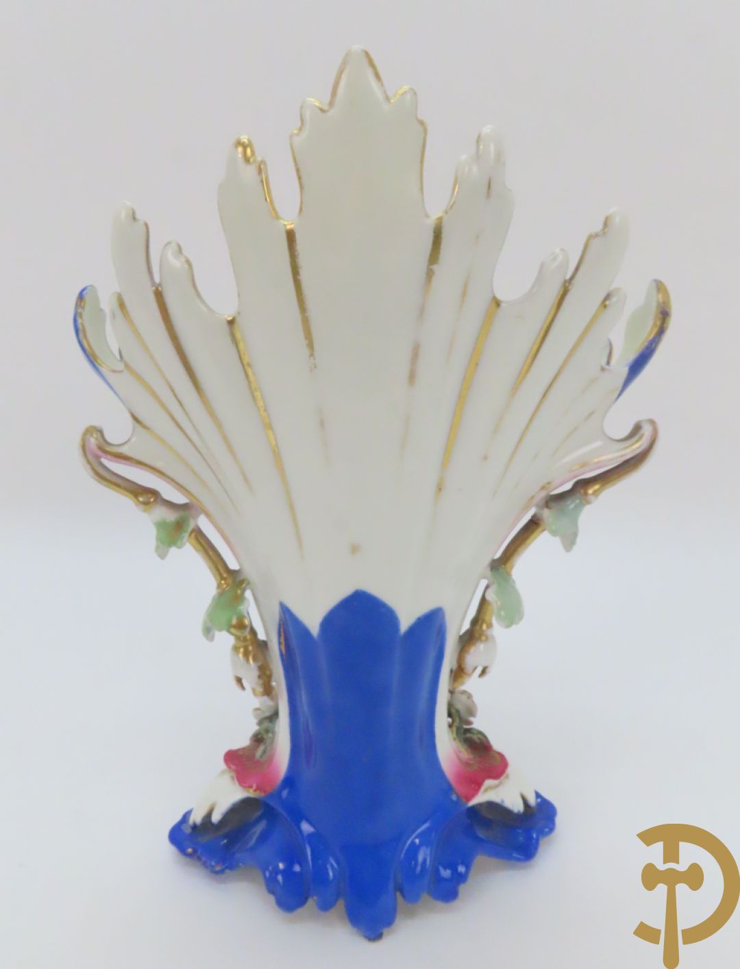 Paar Vieux Paris cornetvazen met rocailles, 19e