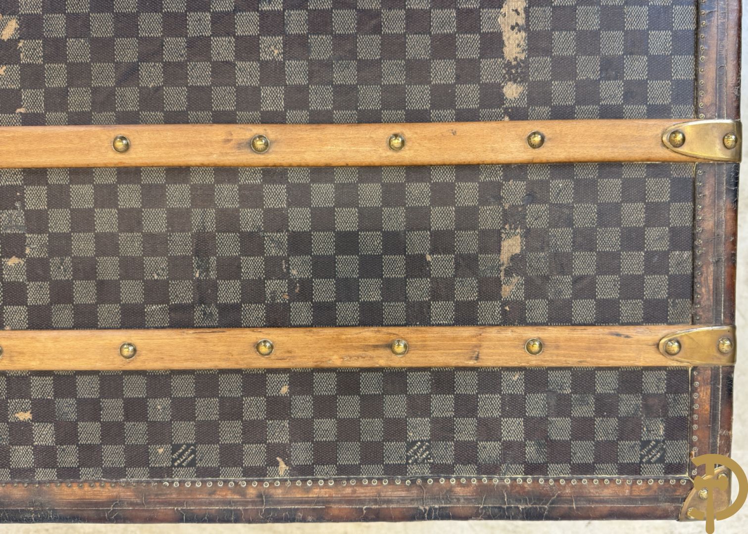 Antieke reiskoffer Louis Vuitton met houten latten, genummerd N41601, met bijhorende sleutel