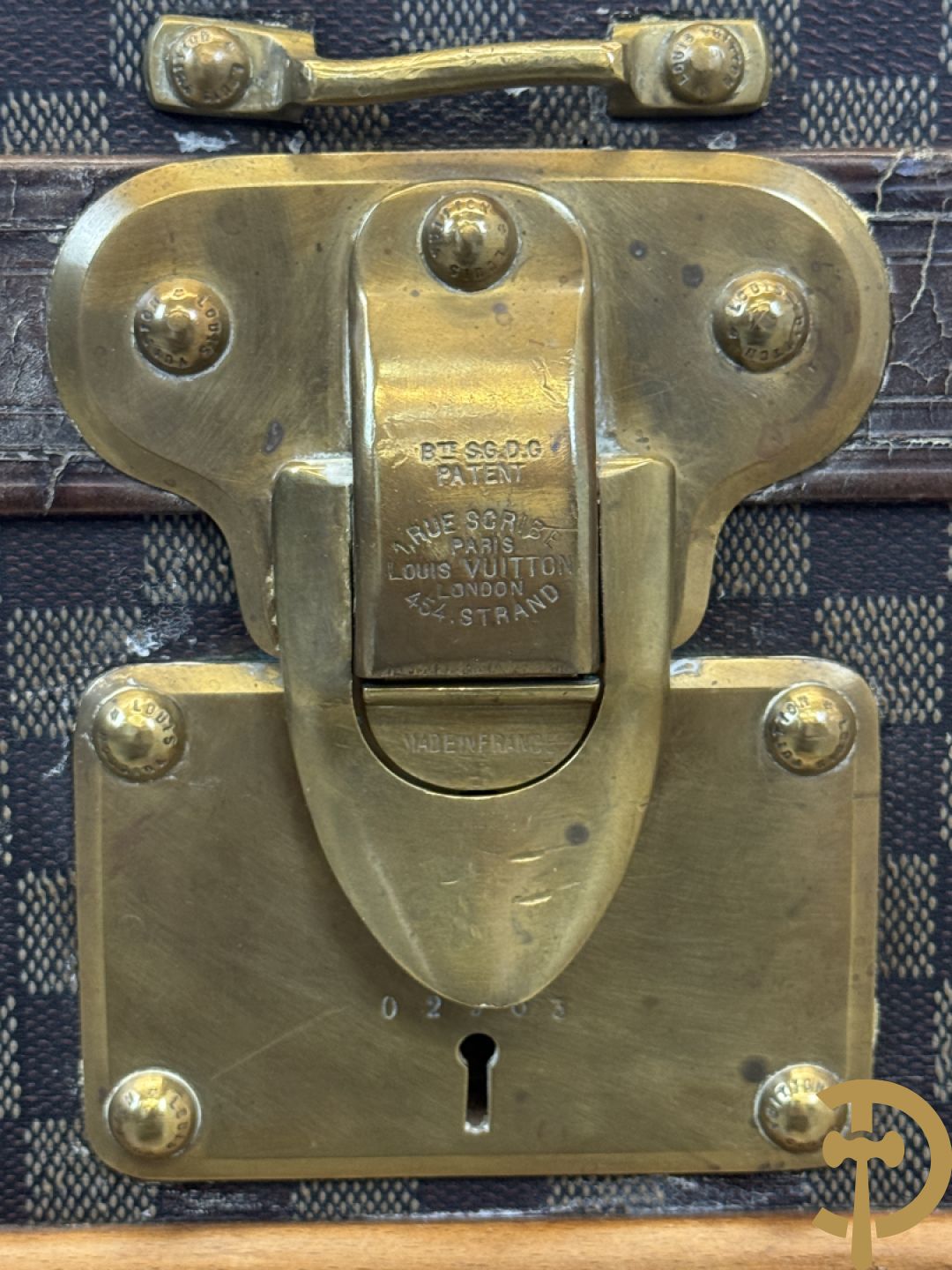 Antieke reiskoffer Louis Vuitton met houten latten, genummerd N41601, met bijhorende sleutel