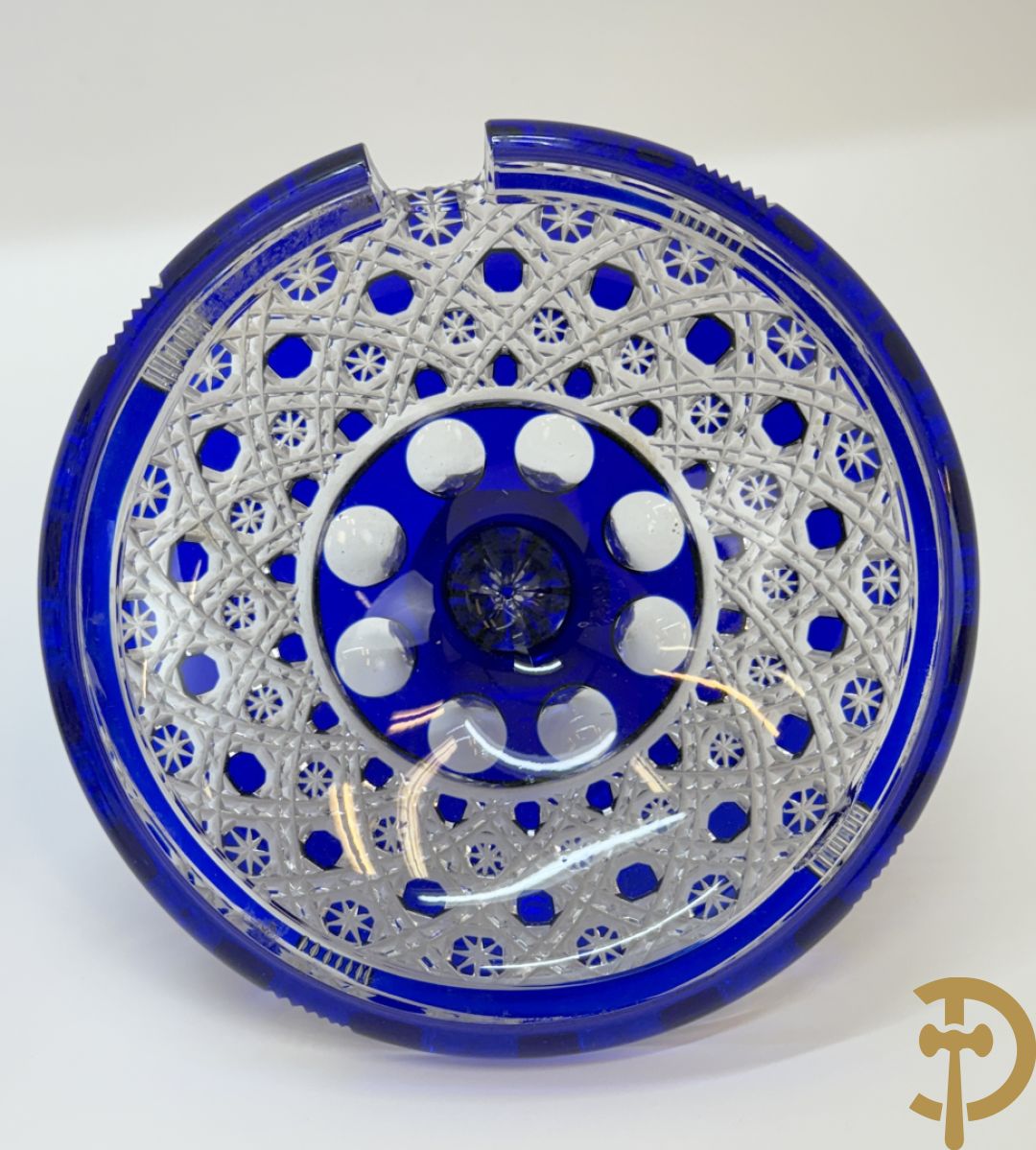 Blauwe handgeslepen en gefacetteerde kristallen punck bowl