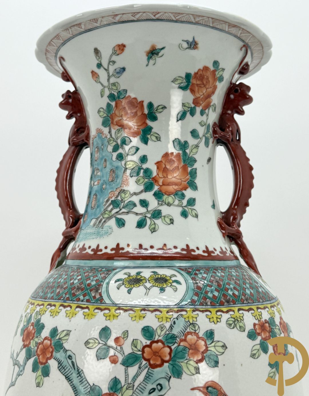 Chinese porseleinen vaas met bloemen en vogelmotieven