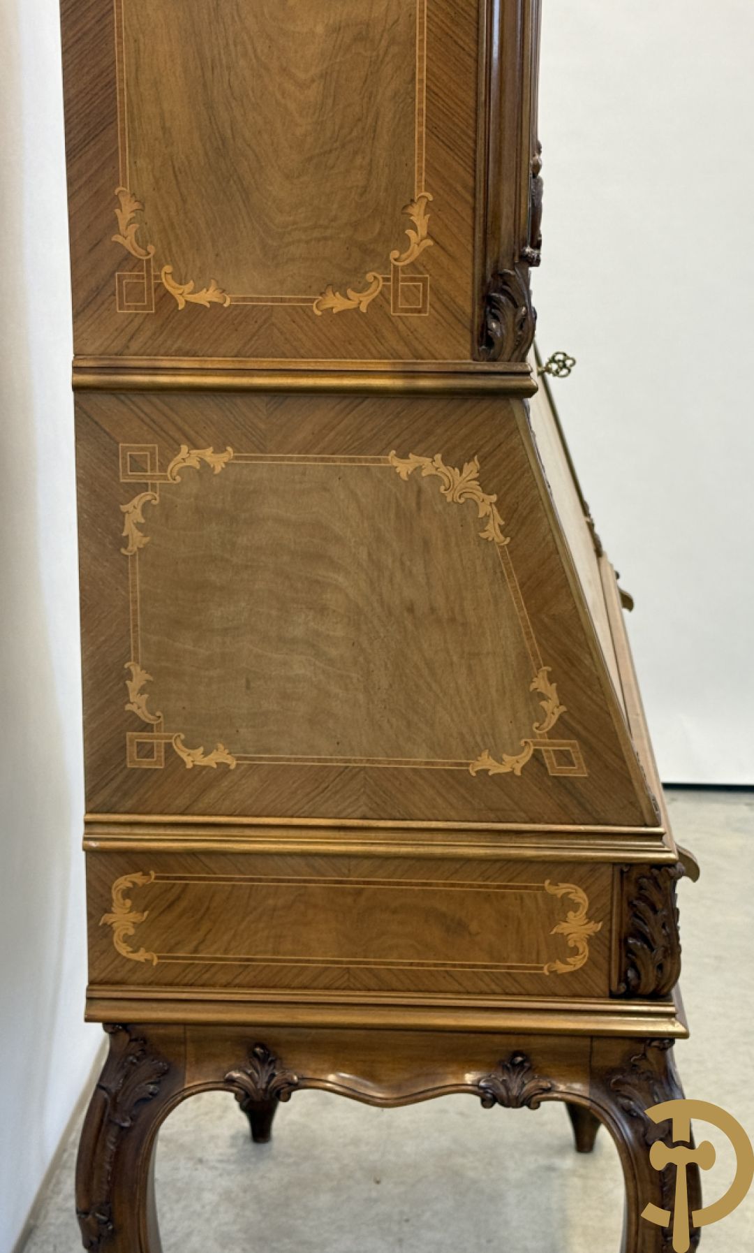 Notelaren secretaire met vitrine, Louis XV