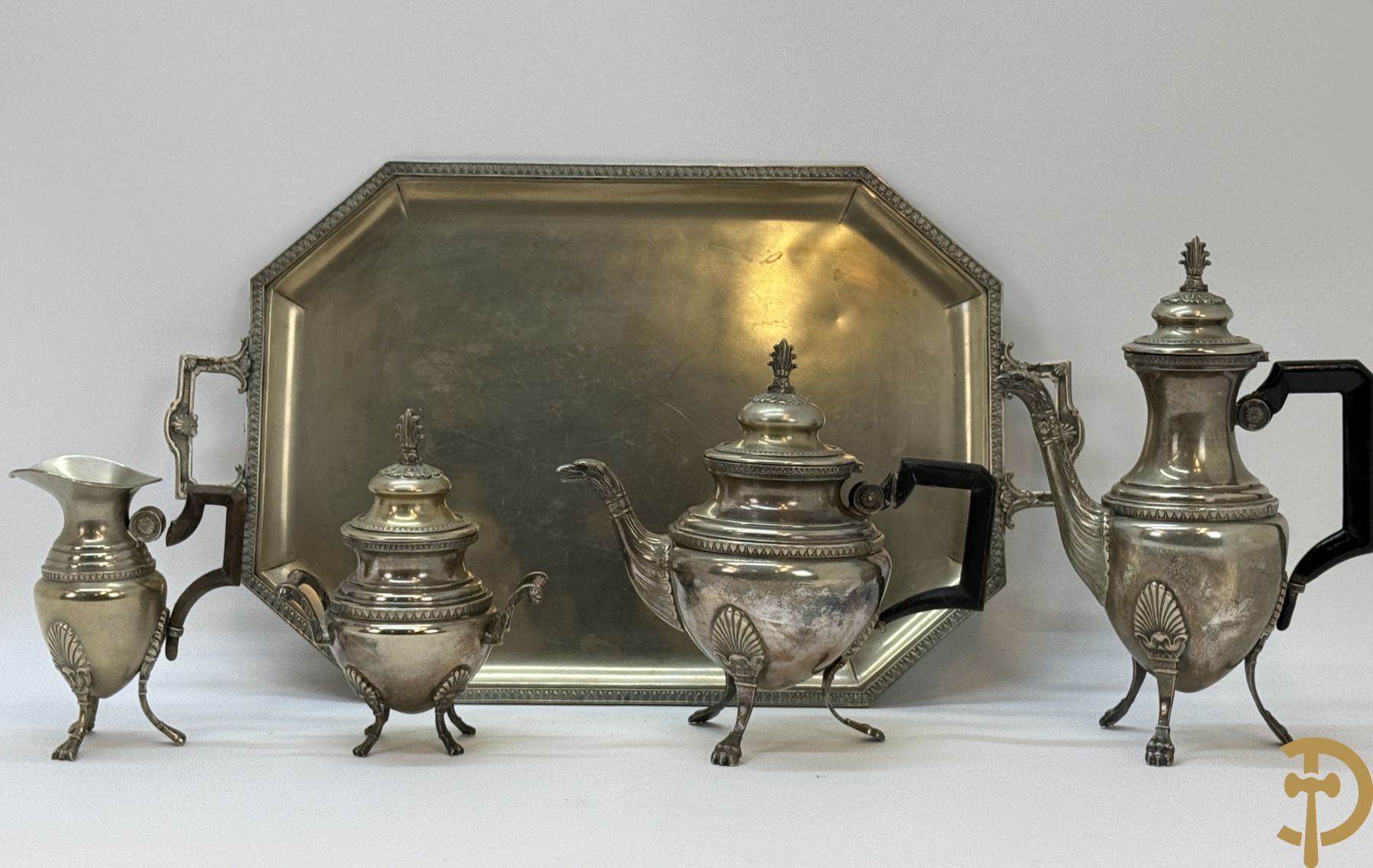 Verzilverd koffie en theestel op plateau, Metal Blanc getekend