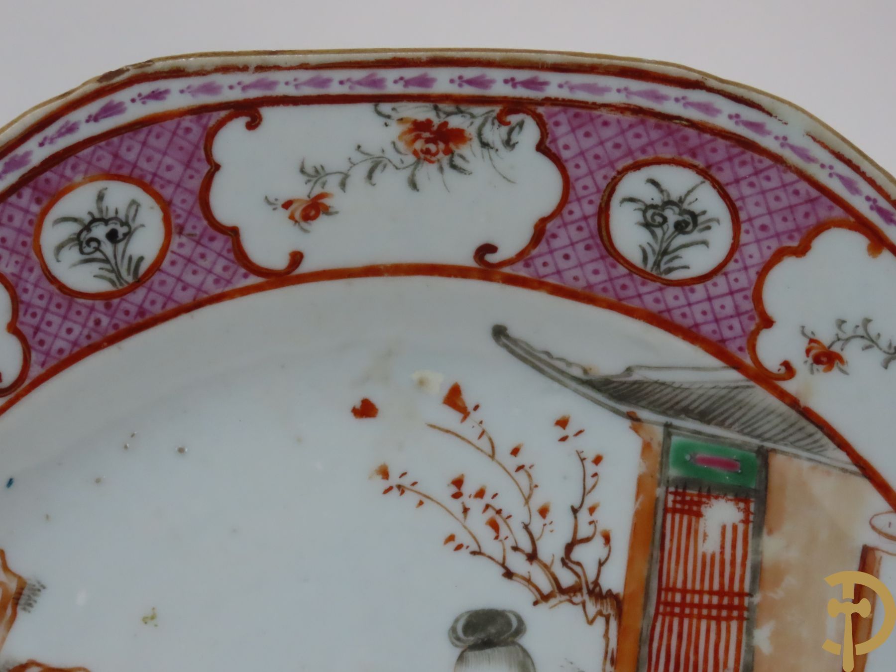 Acht Chinese porseleinen borden w.o. blauw/wit met bloemendecor, 2 blauw/witte borden, 2 Imari borden (1 met ster), 2 porseleinen borden met decor van bloemen in landschap en octagonaal bord