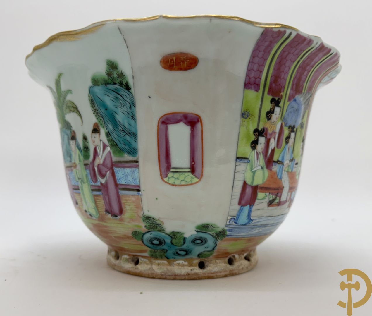 Paar Chinese porseleinen Kanton cachepots met geanimeerd decor