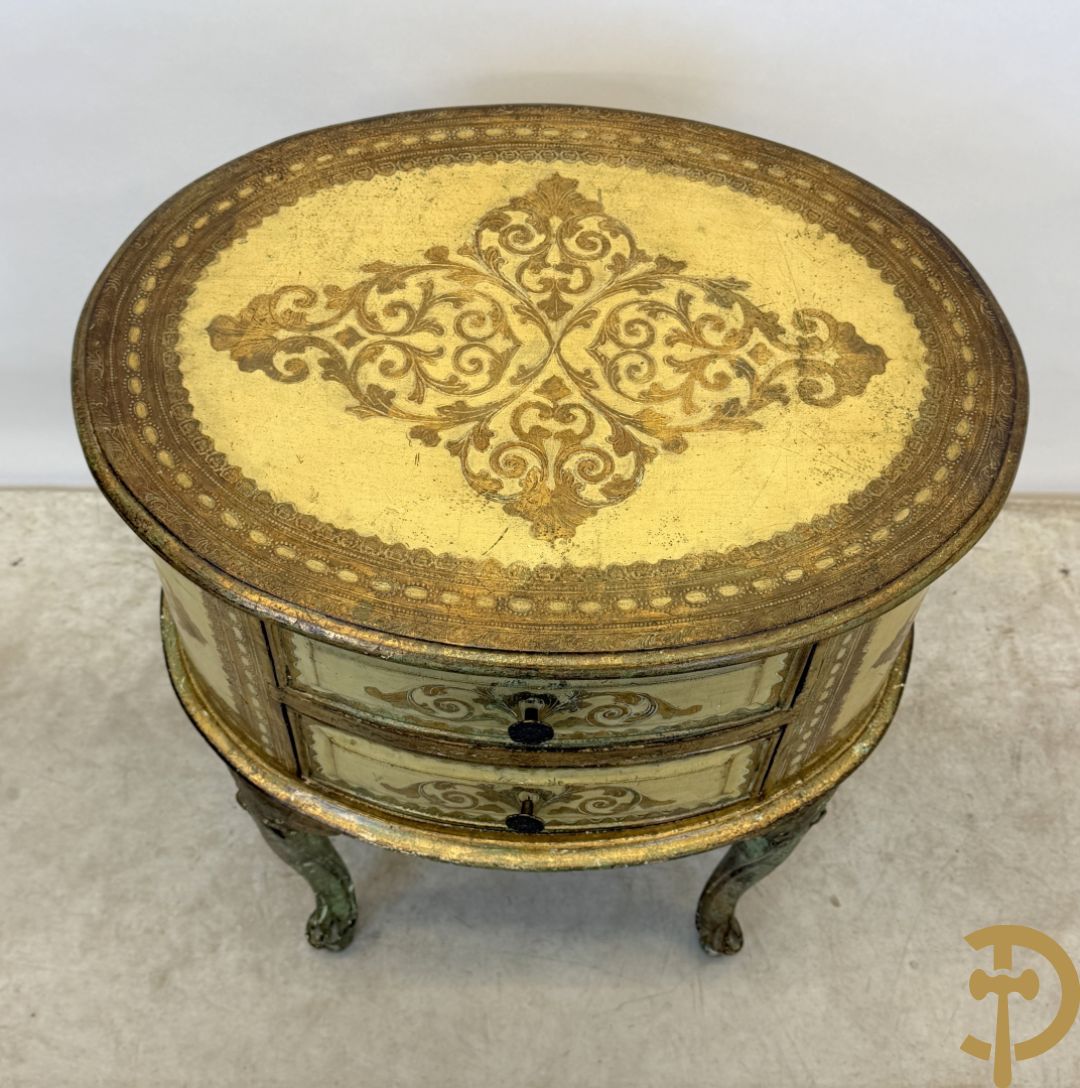 Ovaal Italiaans bijzettkastje