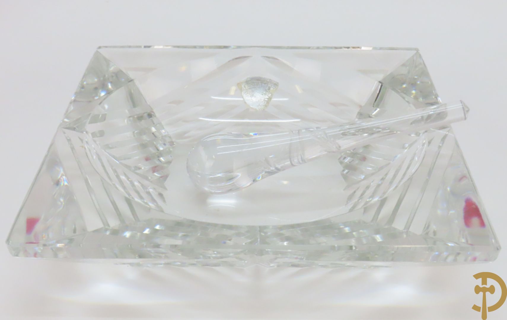 Zes gekleurde Val-Saint-Lambert glazen + 3 vaasjes + asbak