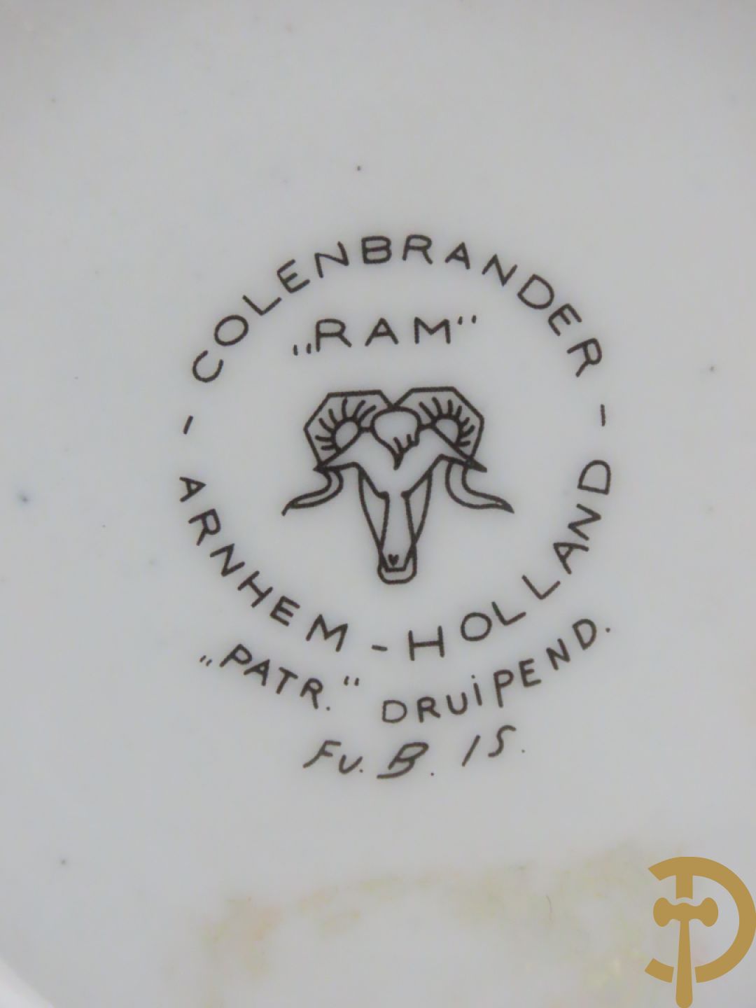 Twee Hollandse vazen met bloemendecor, Colenbrander Arnhem Holland