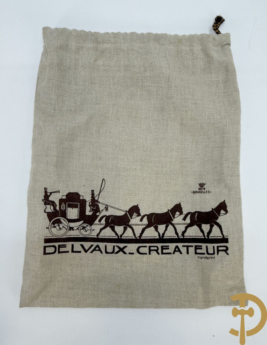 Blauwe lederen vintage Delvaux handtas + gelakte zwart lederen vintage Delvaux handtas met zak