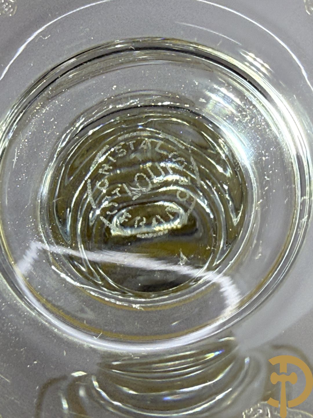 Paar kristallen kandelaars, Thistle Or, Saint Louis gemerkt