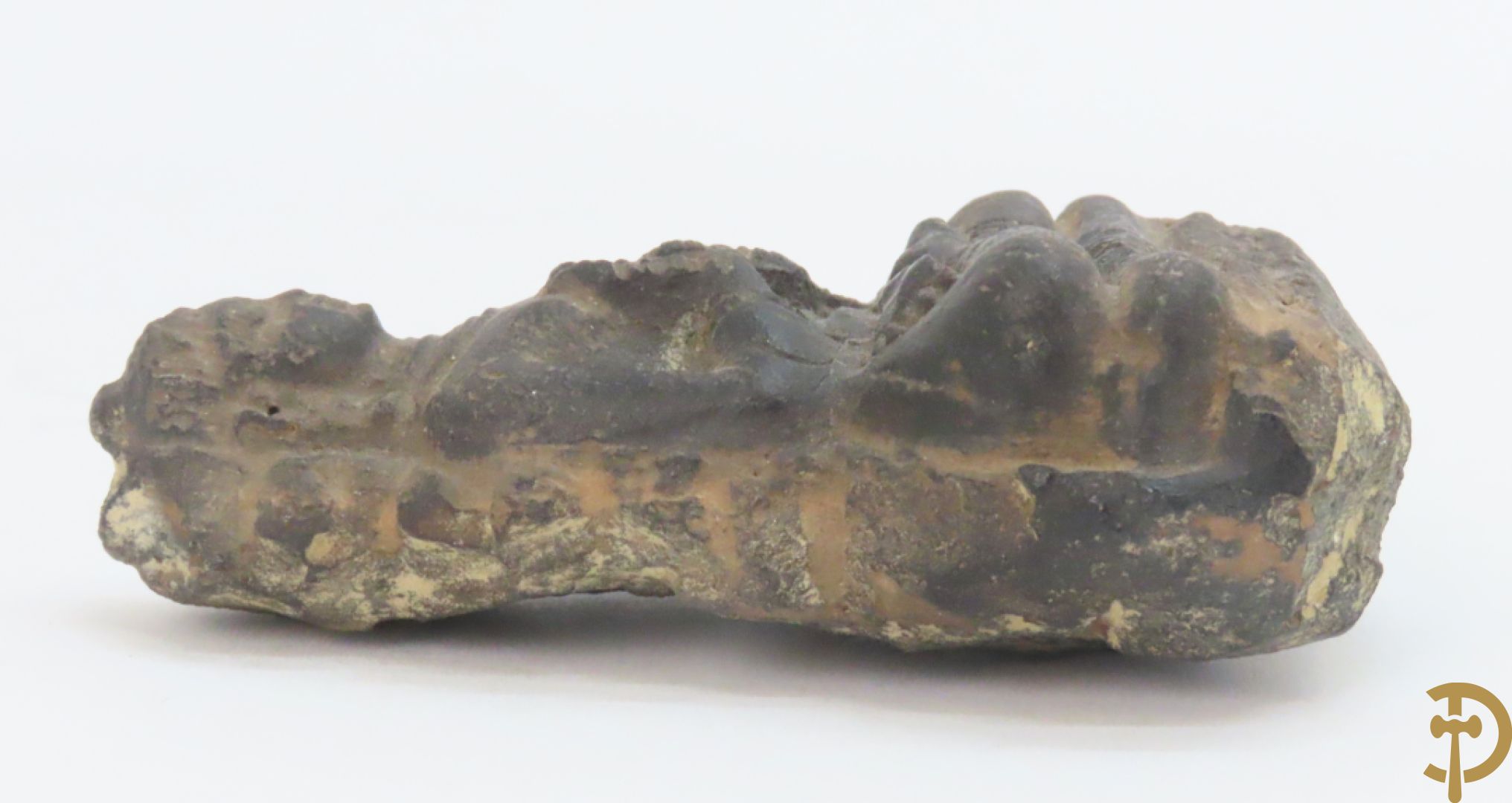 Antieke bronzen zittende boedha + kleine stenen boedha