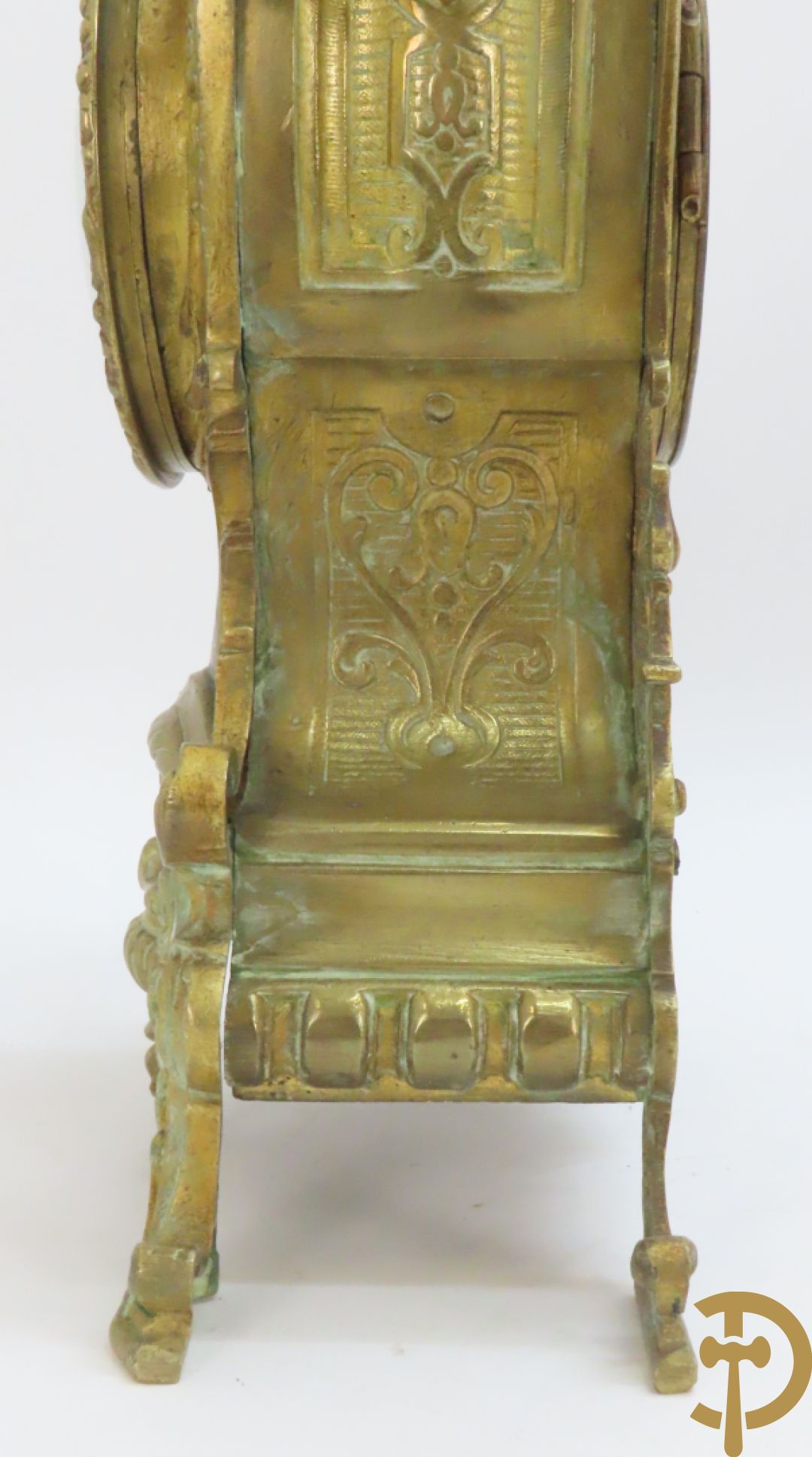 Bronzen pendule, Louis XV stijl, bezet met email, Champlève decor