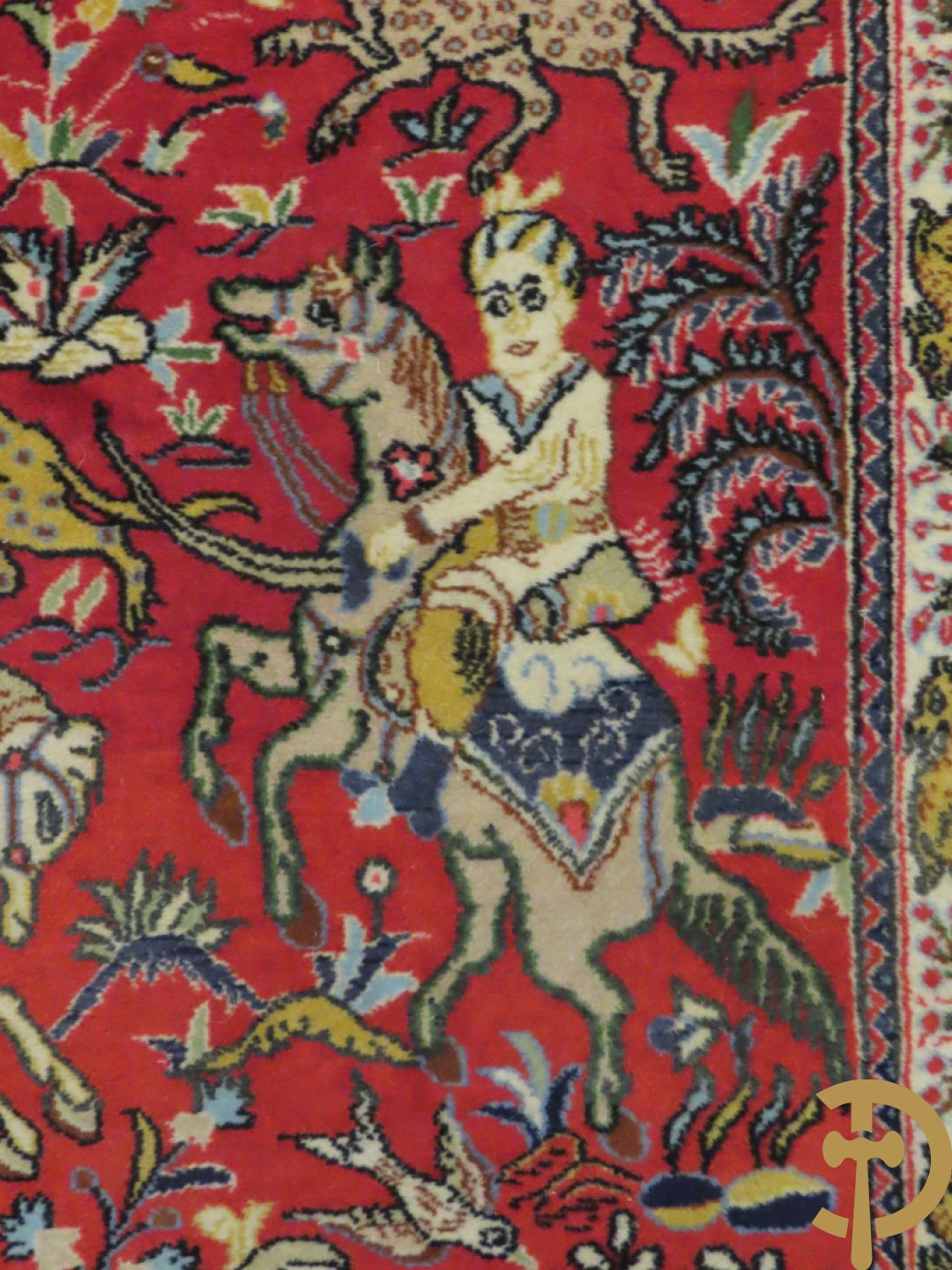 Oosters handgeknoopt tapijt met ruiter-en dierenmotieven