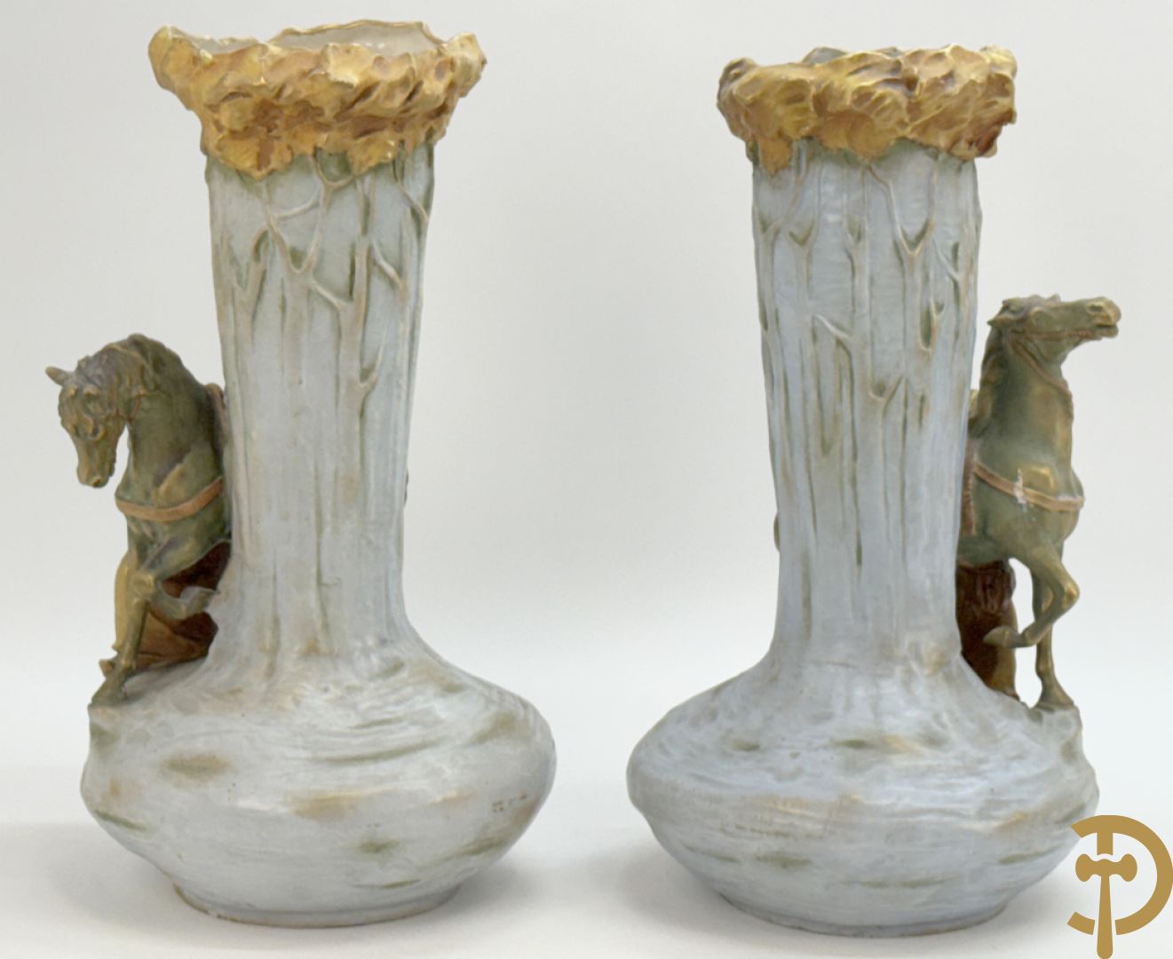 Paar Austria vazen bezet met orientaalse ruiters, nummer 4935