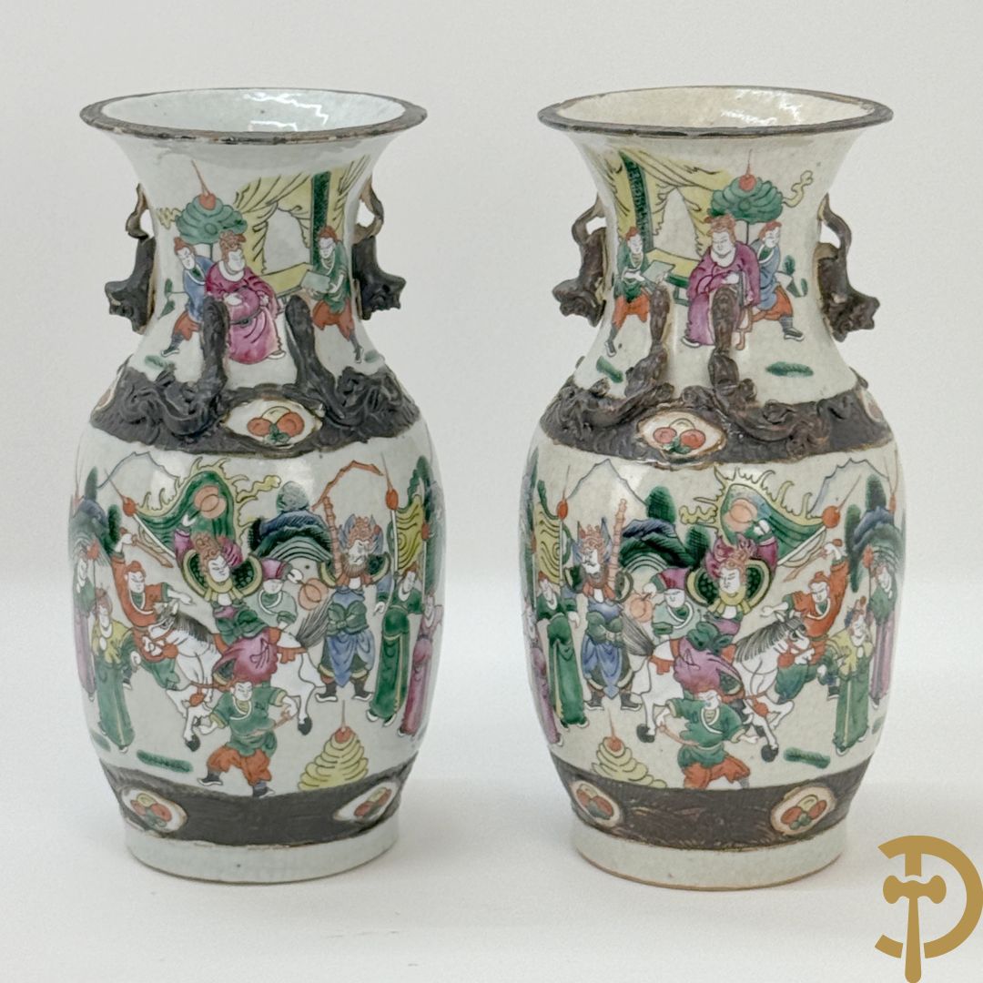 Paar Nankin vazen met krijgerdecor