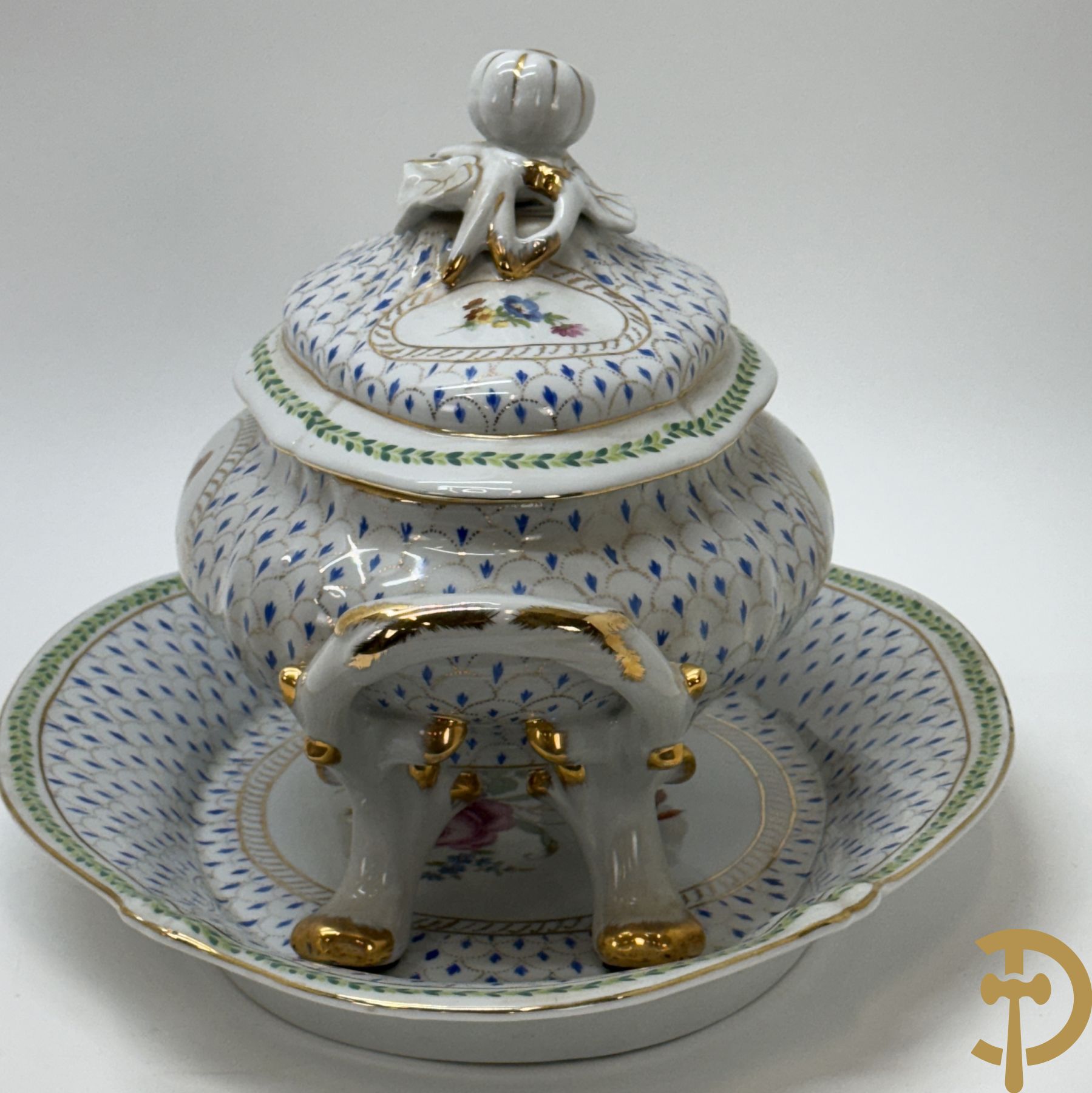 Wit porseleinen milieu de table met bloemendecor, Limoges gemerkt