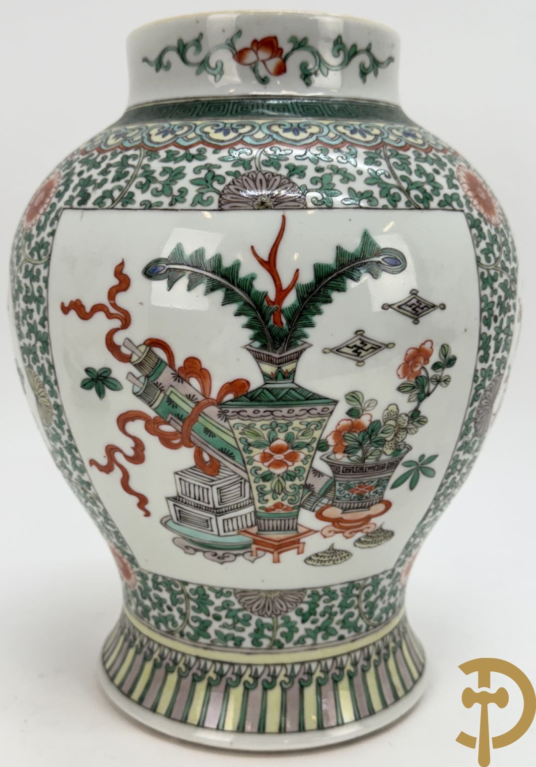 Chinese porseleinen dekselpotiche met bloemendecor