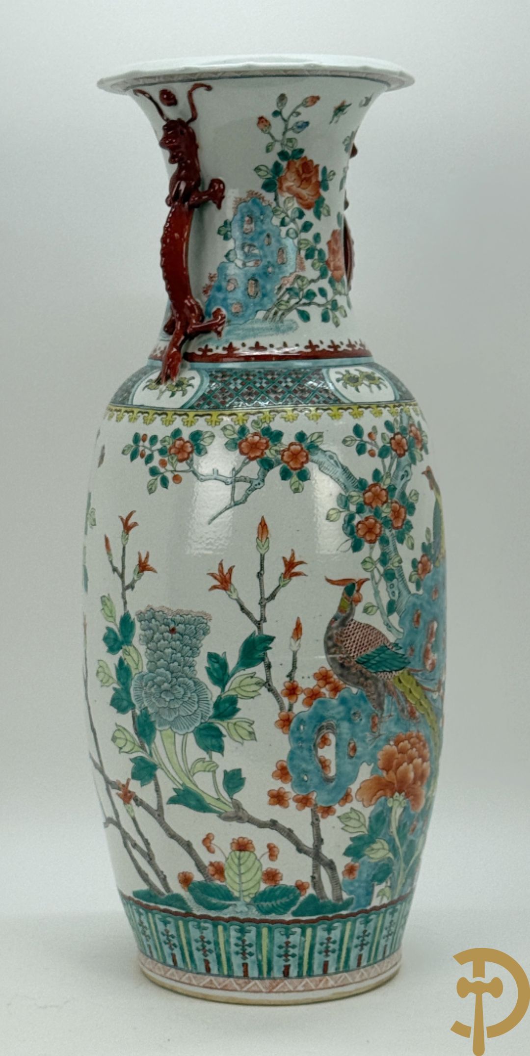 Chinese porseleinen vaas met bloemen en vogelmotieven