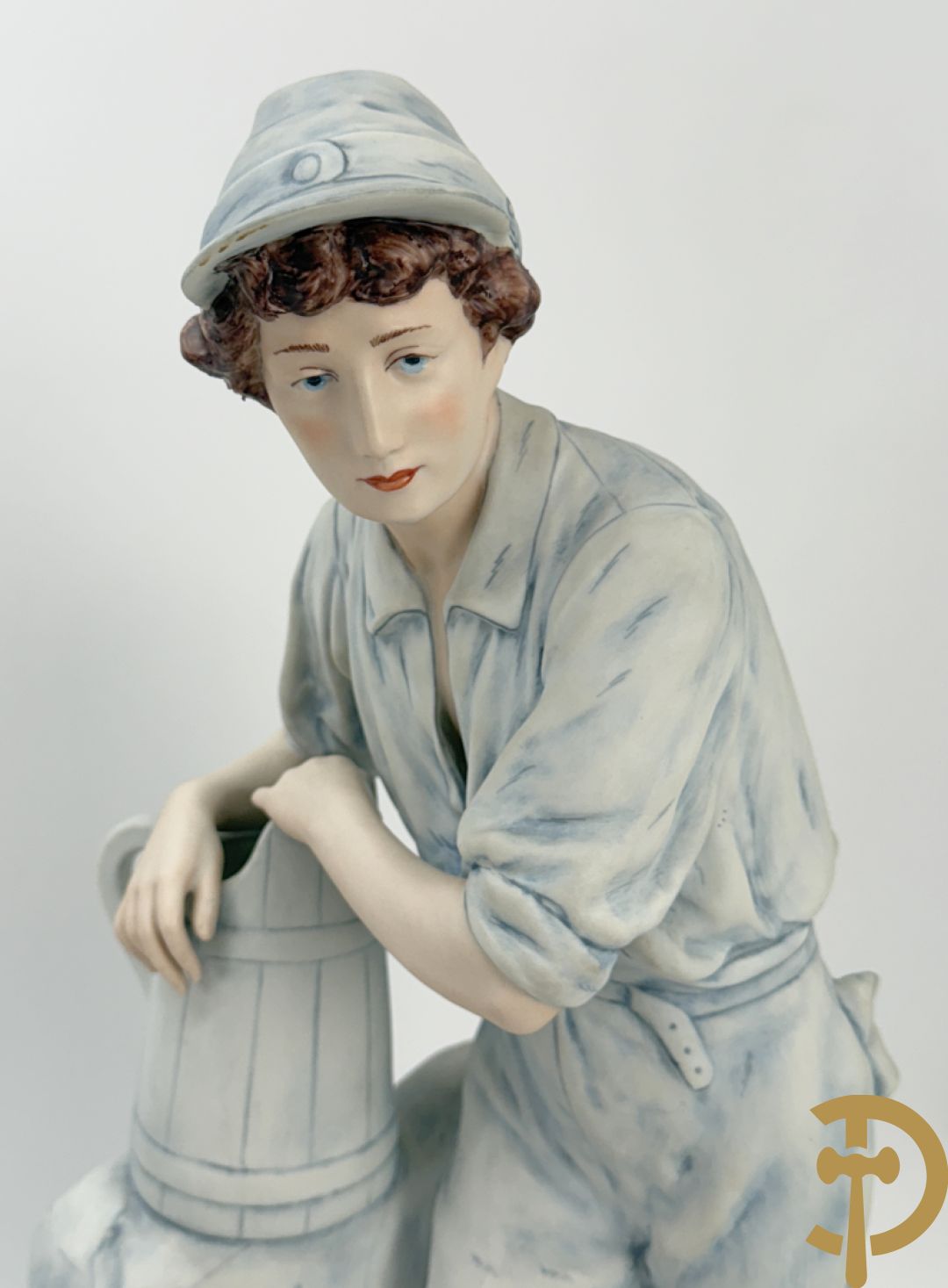 Paar Royal Dux beelden van koppel bij de waterbron, nummers 10563 en 10564