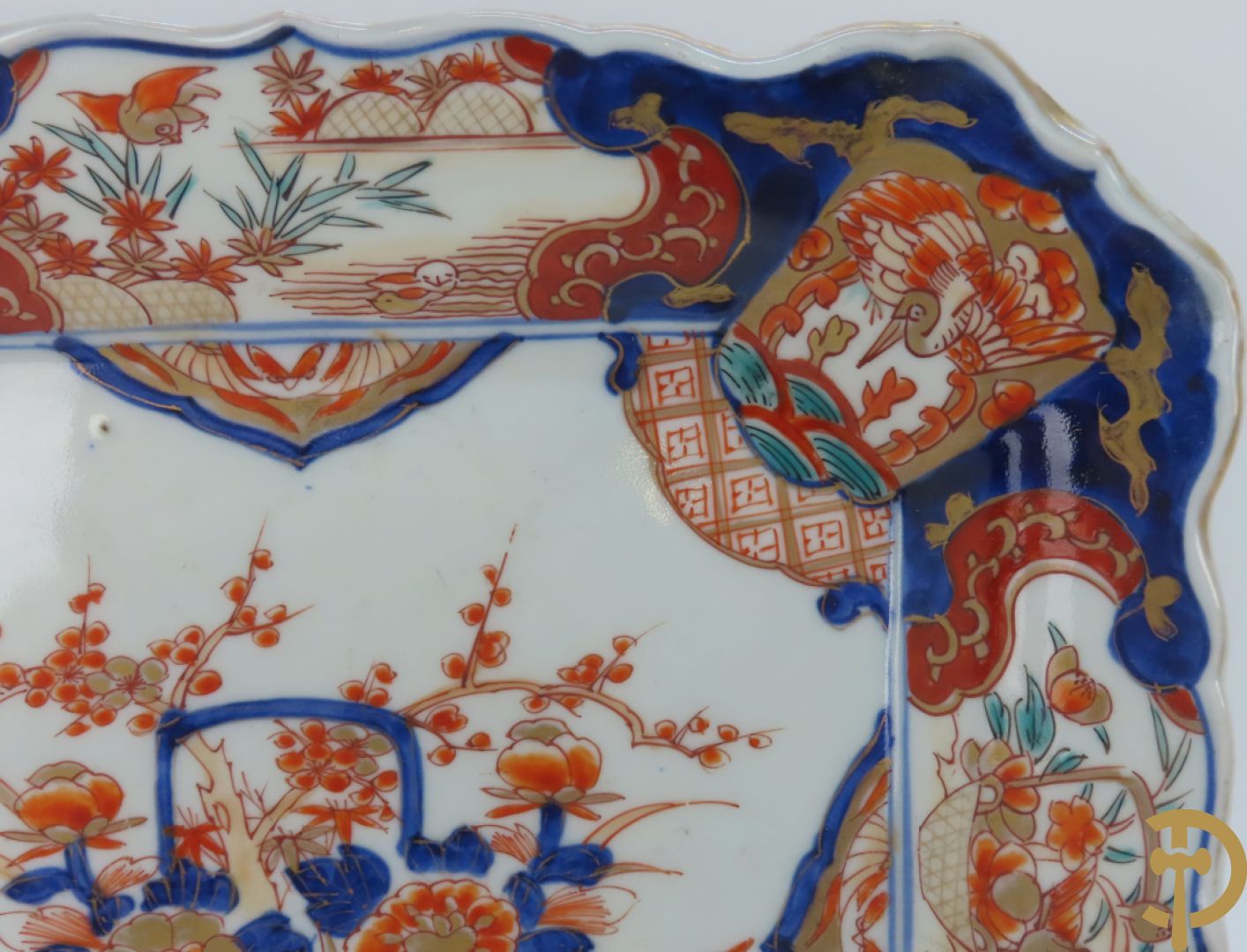 Drie vierkante Imari borden