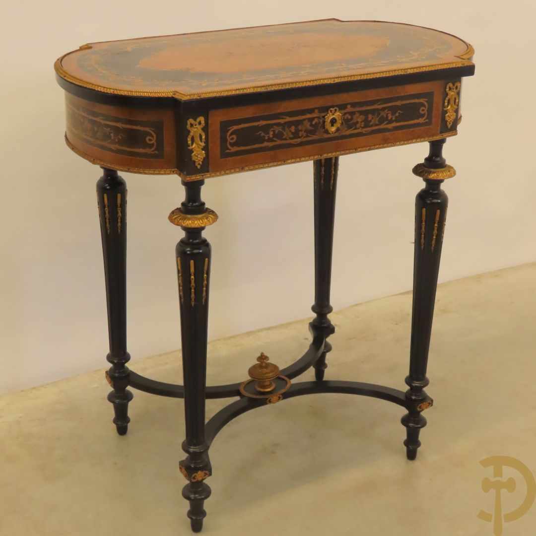 Napoleon III openklapbare opschiktafel/naaitafel met bloemenmarquetterie en amfoor in bovenblad, 19e