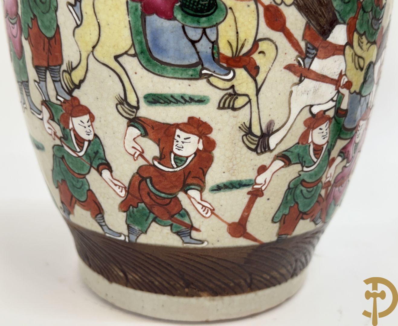 Paar Chinese Nankin vazen met krijgerdecor