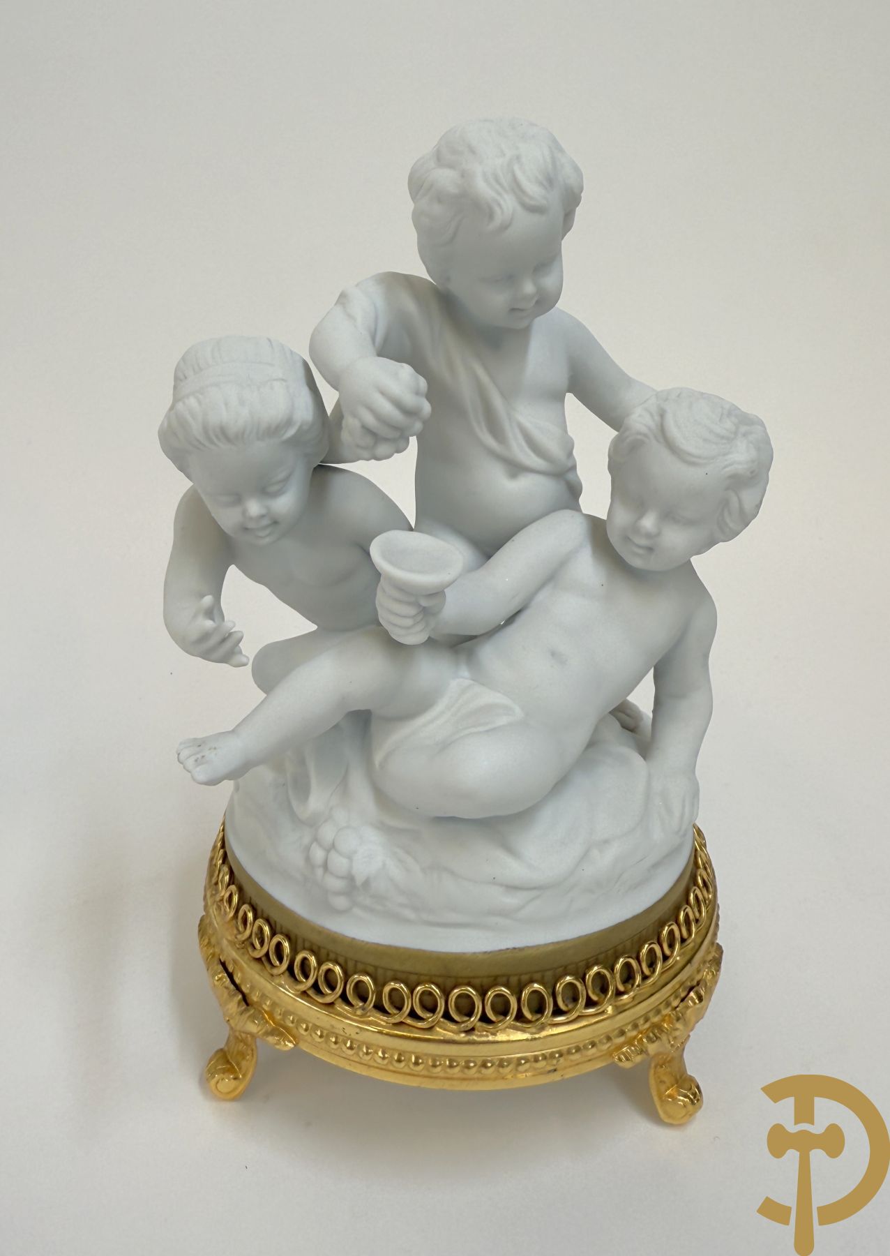 Vier Spaanse gekleurde biscuits met kinderen, Zaphir gemerkt + Italiaanse biscuits met cupido