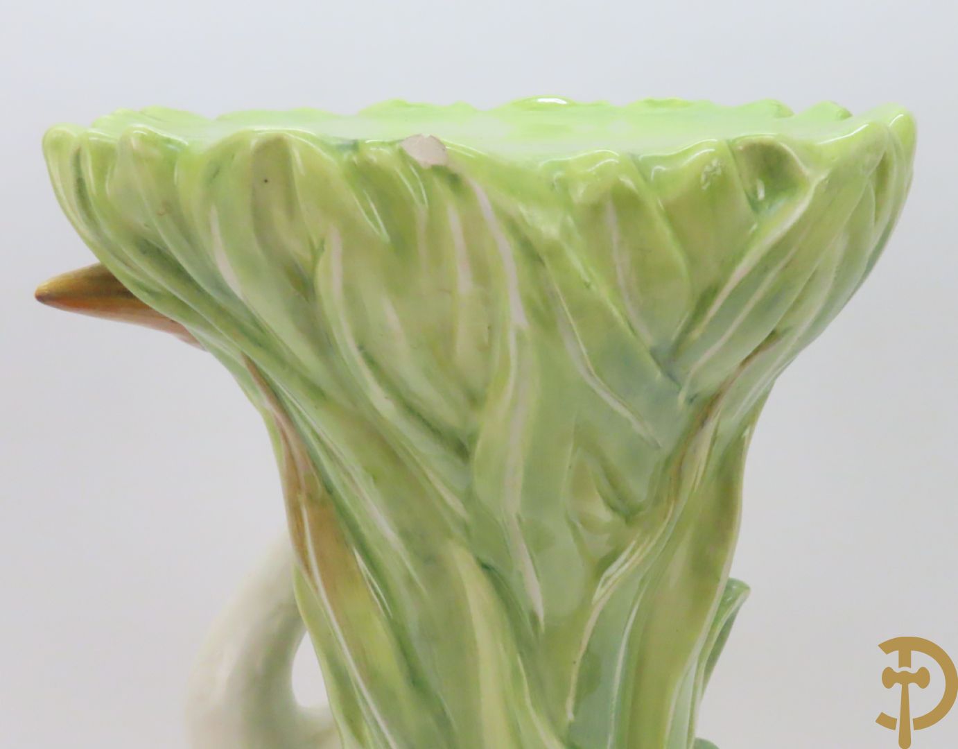 Keramieken zuil met ooievaar in het riet met cachepot erop, Italiaans, gemerkt