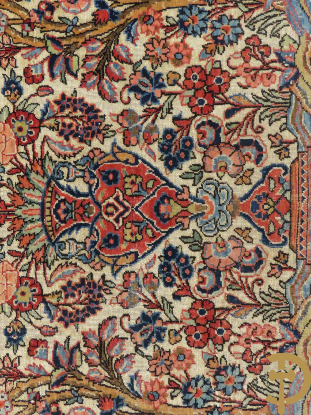 Oosters handgeknoopt tapijt Tabriz met amfoor, bloemen en levensboom