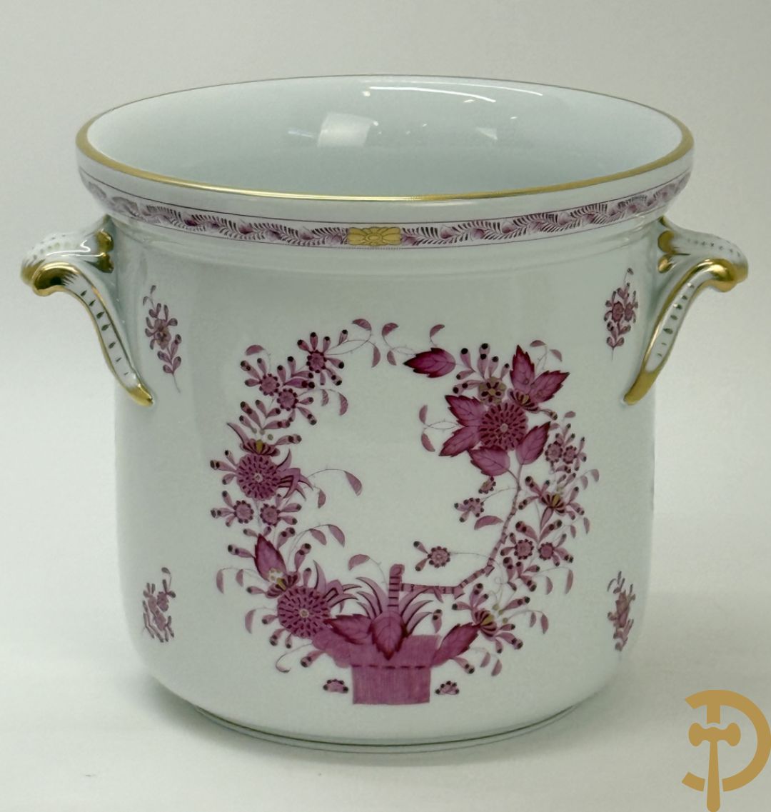 Porseleinen coupe met bloemendecor en 2 oren gemerkt Herent