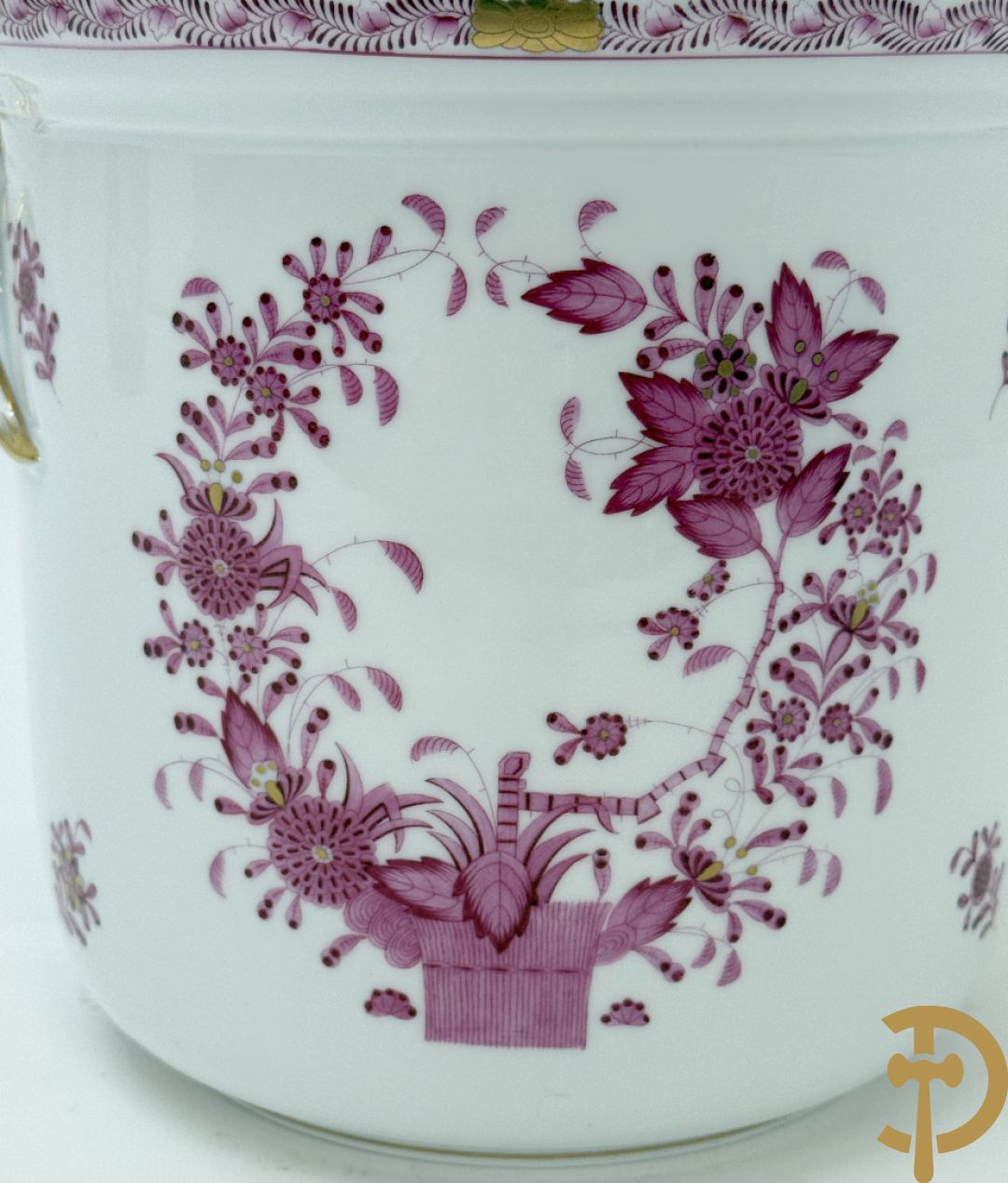 Porseleinen coupe met bloemendecor en 2 oren gemerkt Herent