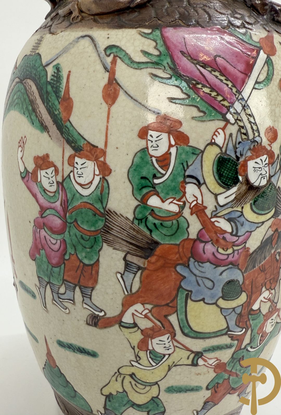 Paar Chinese Nankin vazen met krijgerdecor