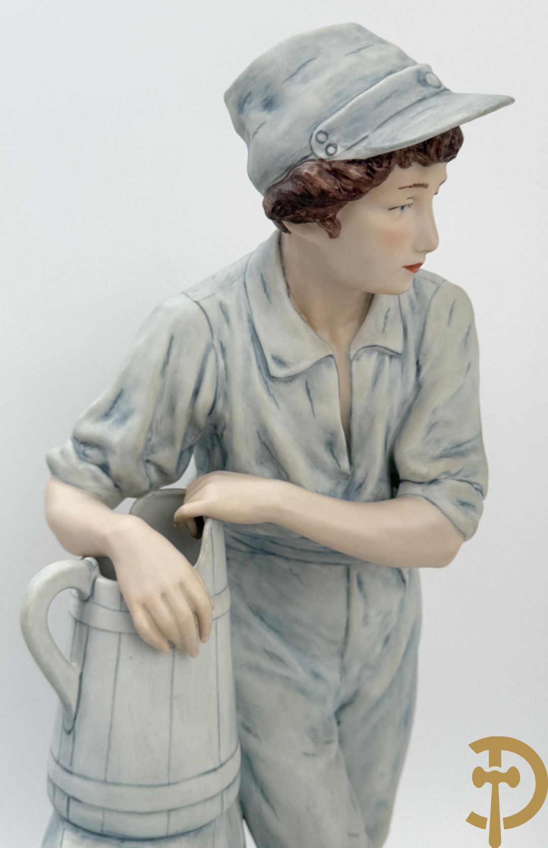 Paar Royal Dux beelden van koppel bij de waterbron, nummers 10563 en 10564