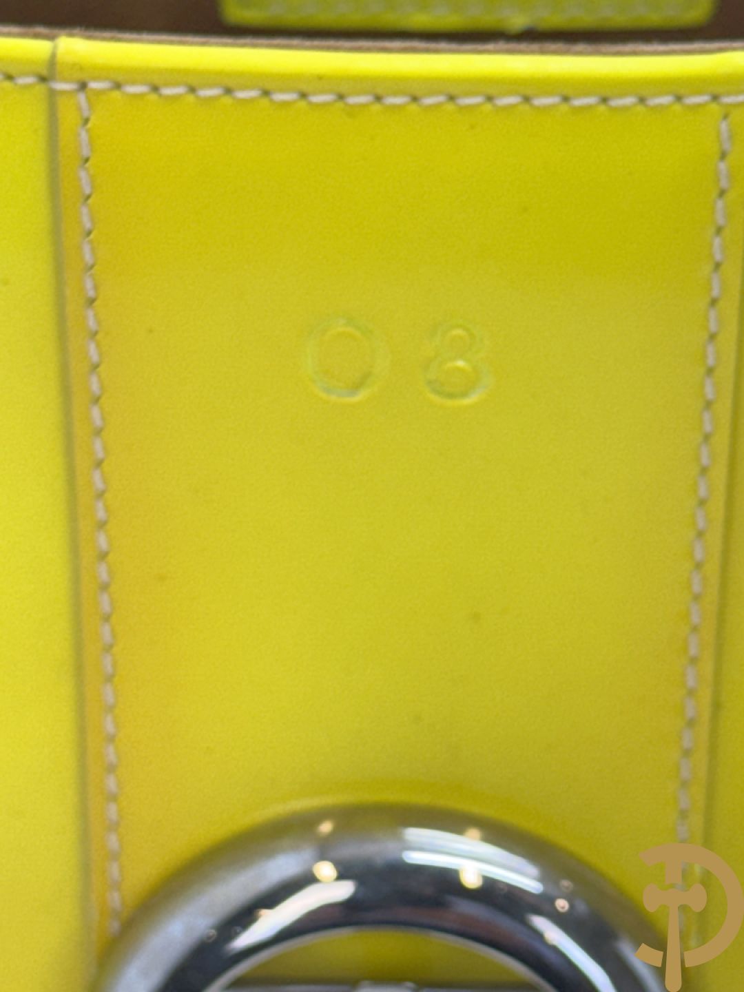 Unieke handtas Delvaux in fluo geel, model Brillant, gelimiteerde en genummerde serie 8/10, mode 2001 Landed - ontwerp van Walter Van Beirendonck uit 2001