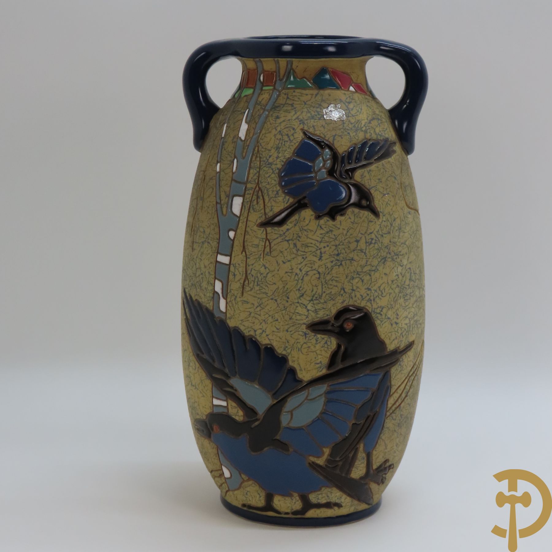 Art Deco vaas in meerkleurige faience met vogeldecor, Amphora getekend