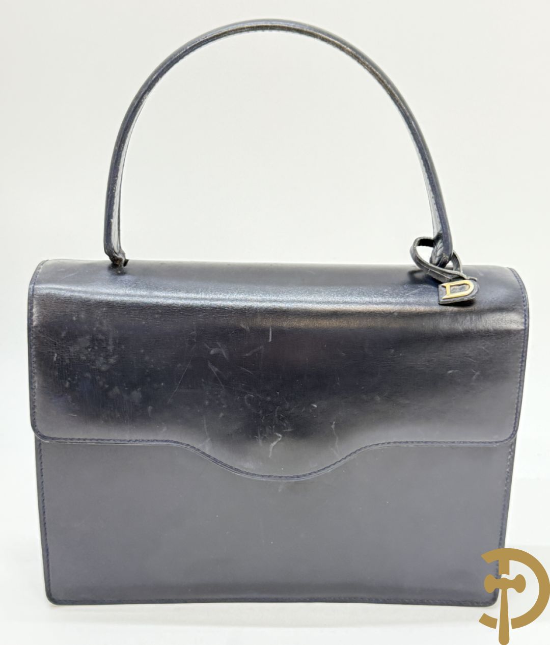 Blauwe lederen vintage Delvaux handtas + gelakte zwart lederen vintage Delvaux handtas met zak