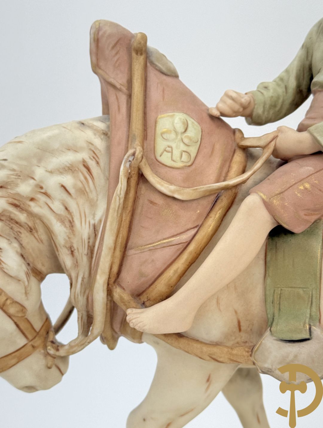 Royal Dux van jongeman op boerepaard, nummer 1693