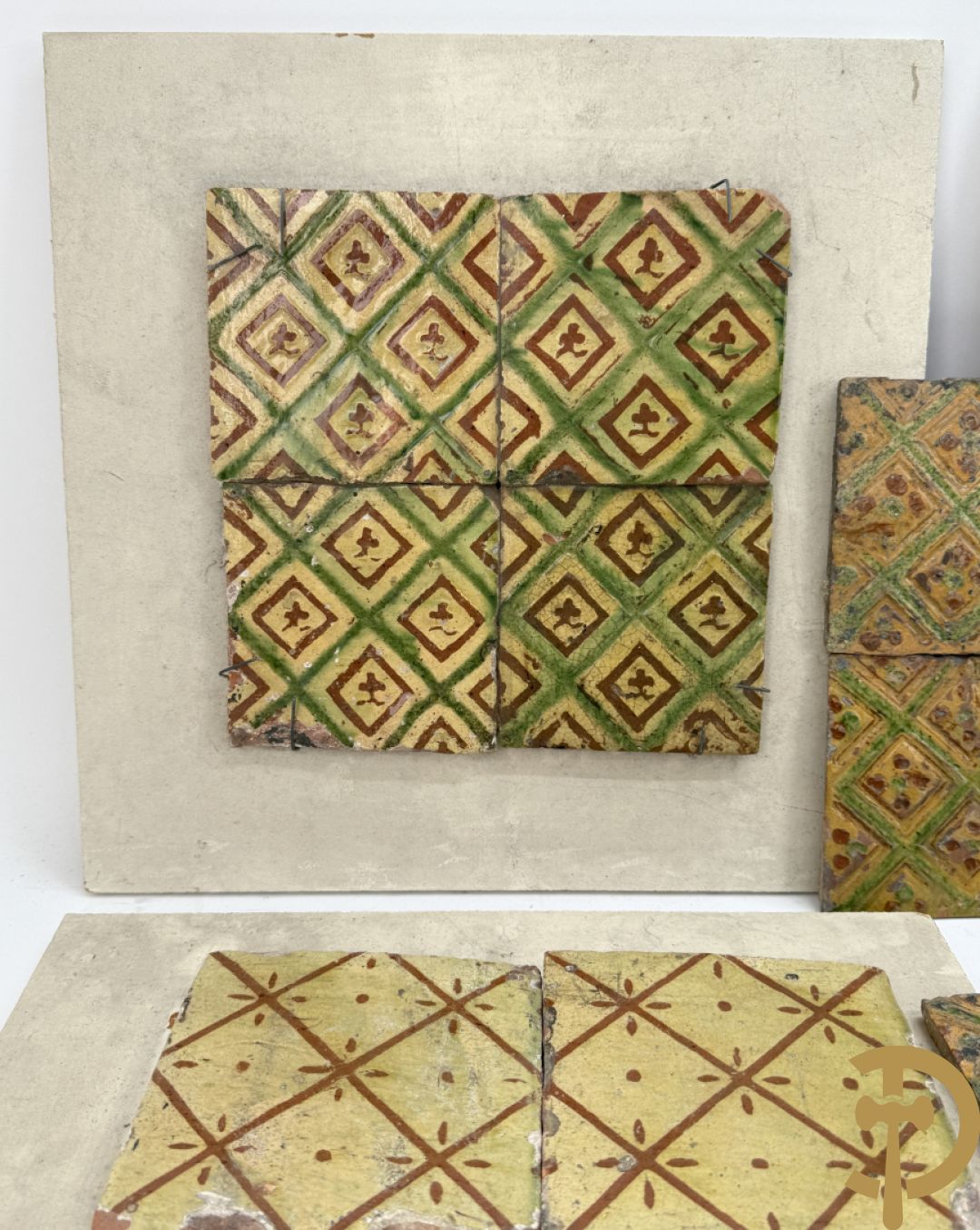 Verzameling 18e en 19e Torhoutse tegeltjes