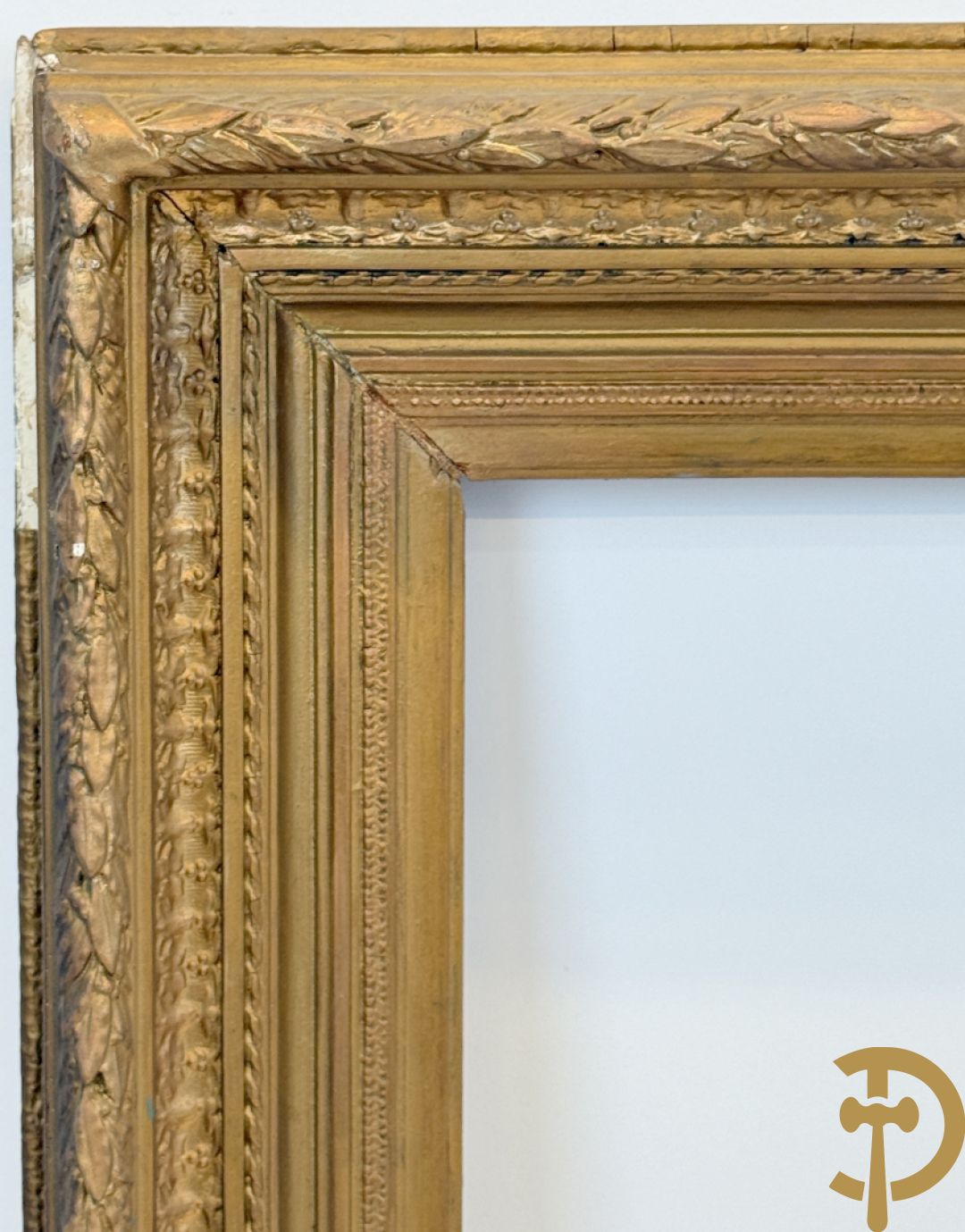 Oude vergulde lijsten Louis XVI stijl, deels met moulures