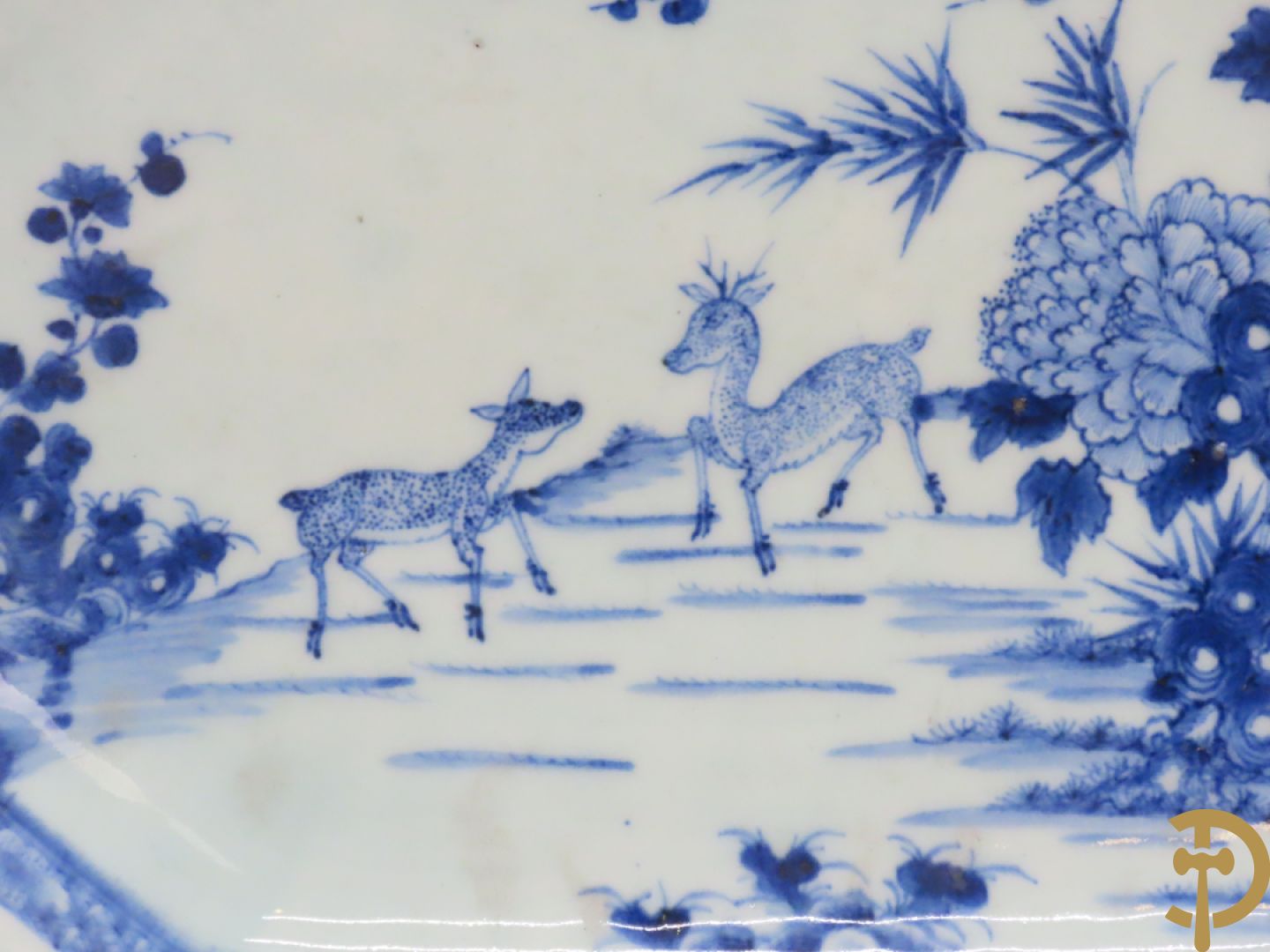 Chinese porseleinen blauw/wit schotel met bloemen- en dierendecor