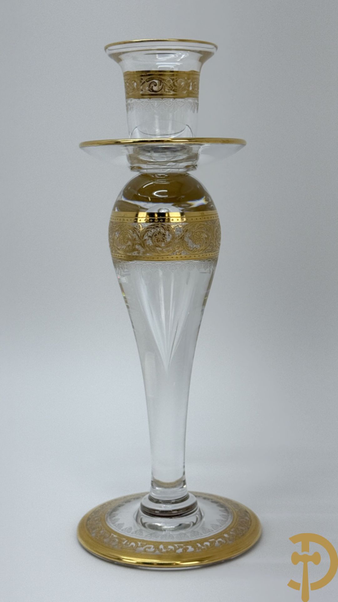 Paar kristallen kandelaars, Thistle Or, Saint Louis gemerkt