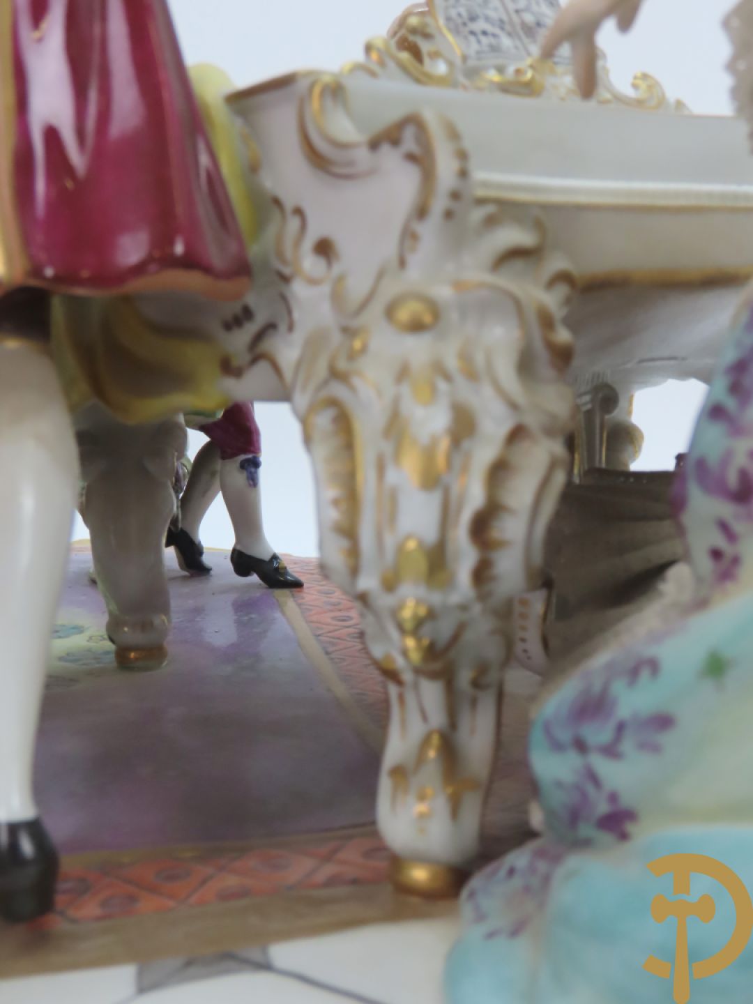 Grote gekleurde porseleinen geanimeerde groep met 7 muziekspelers