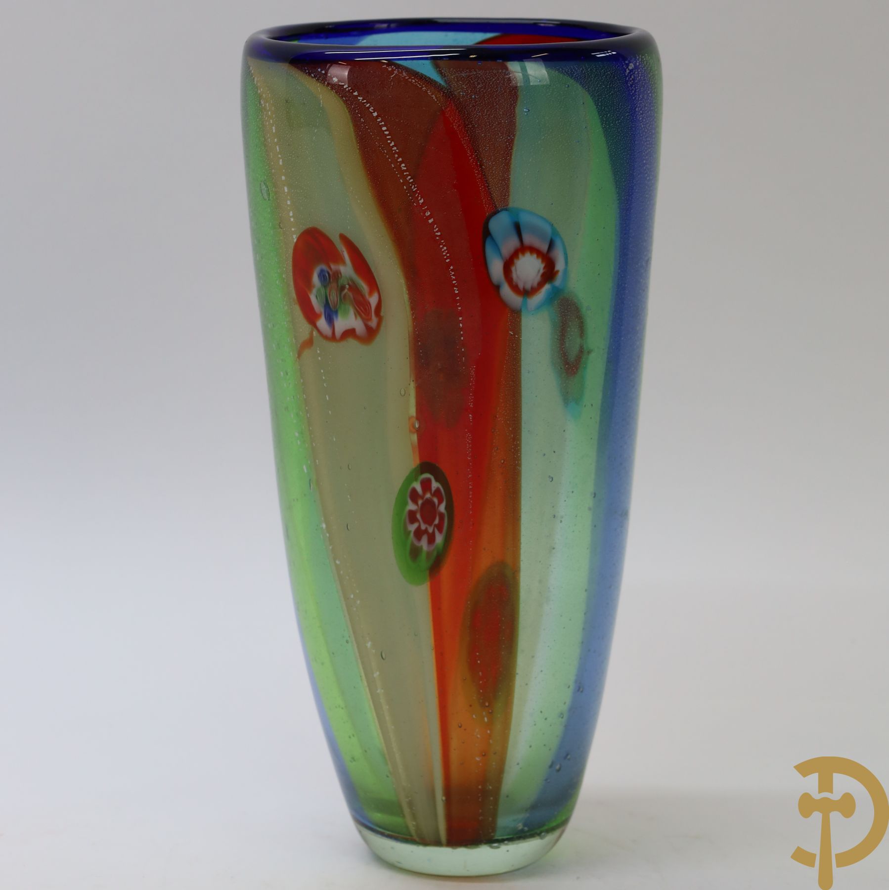 Gekleurde gestyleerde glazen vaas met bloemdecor, Murano stijl
